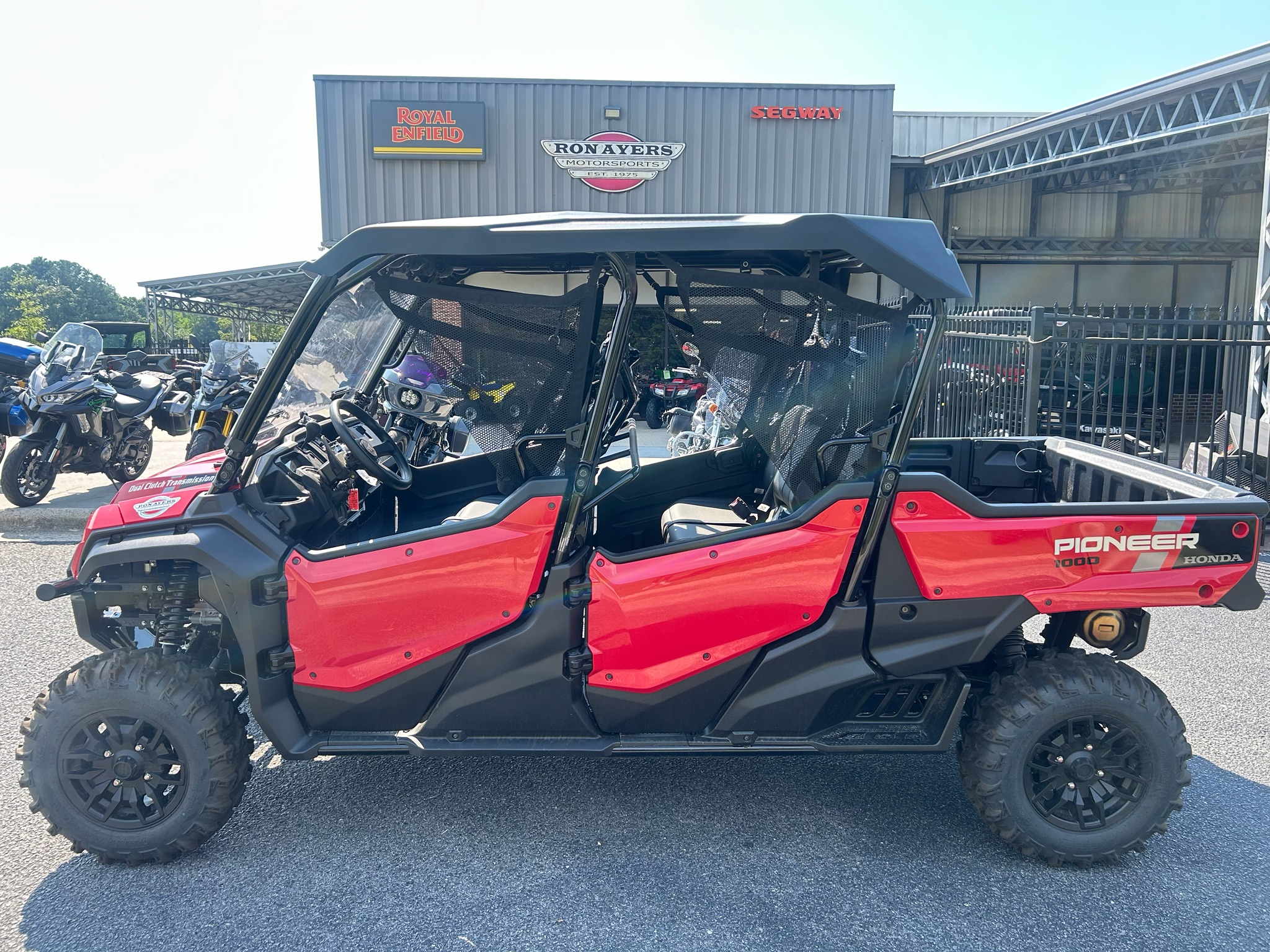 2025 Honda Pioneer 1000-6 Deluxe Crew for sale 962377