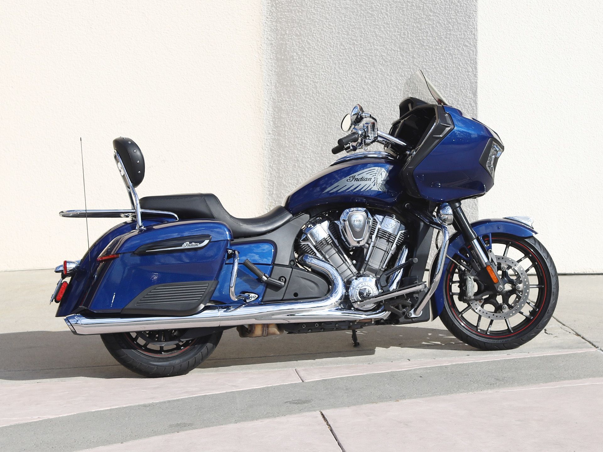 NO.3565　トゥデイ （ＴＯＤＡＹ）　４サイクルエンジン　ブルー　☆彡 2021 Indian Motorcycle Challenger® Limited Motorcycles EL Cajon