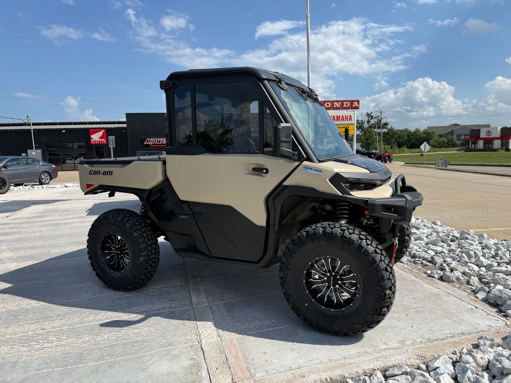 2026 Can-Am™ Defender Limited HD11 1