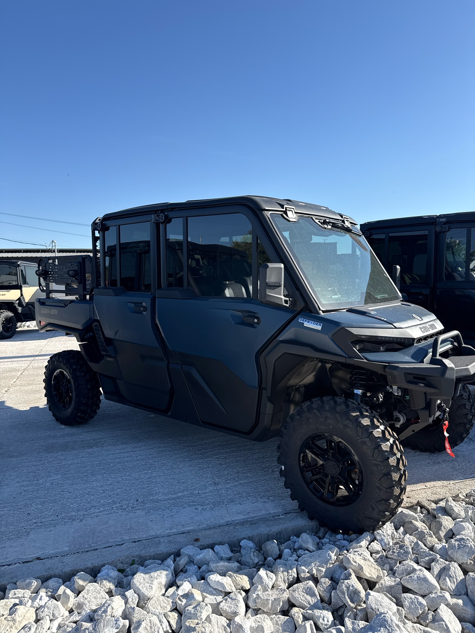 2027 Can-Am™ Defender XU MAX Limited HD11 1