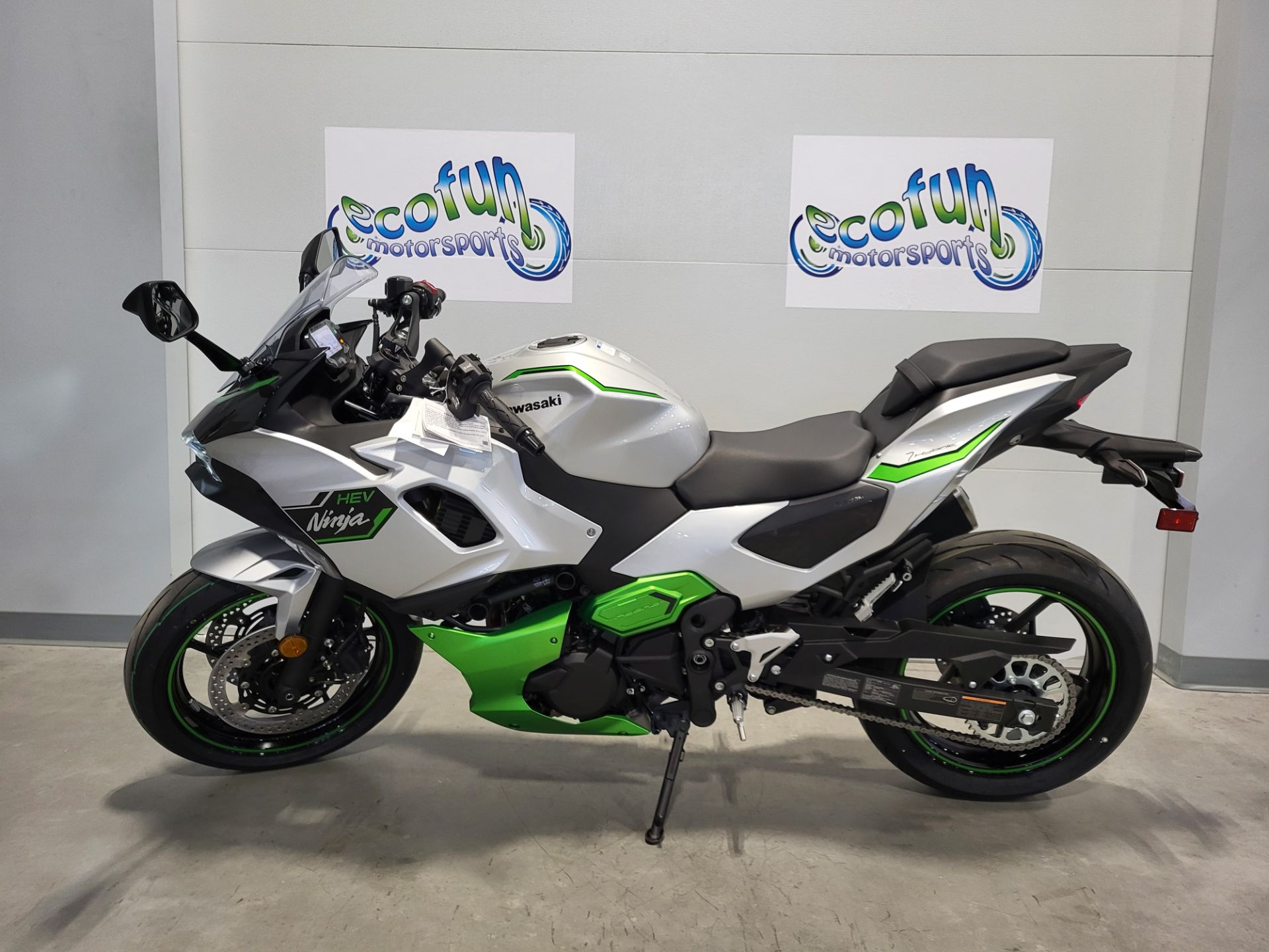 New 2024 Kawasaki Ninja 7 Hybrid ABS | Motorcycles in Forest