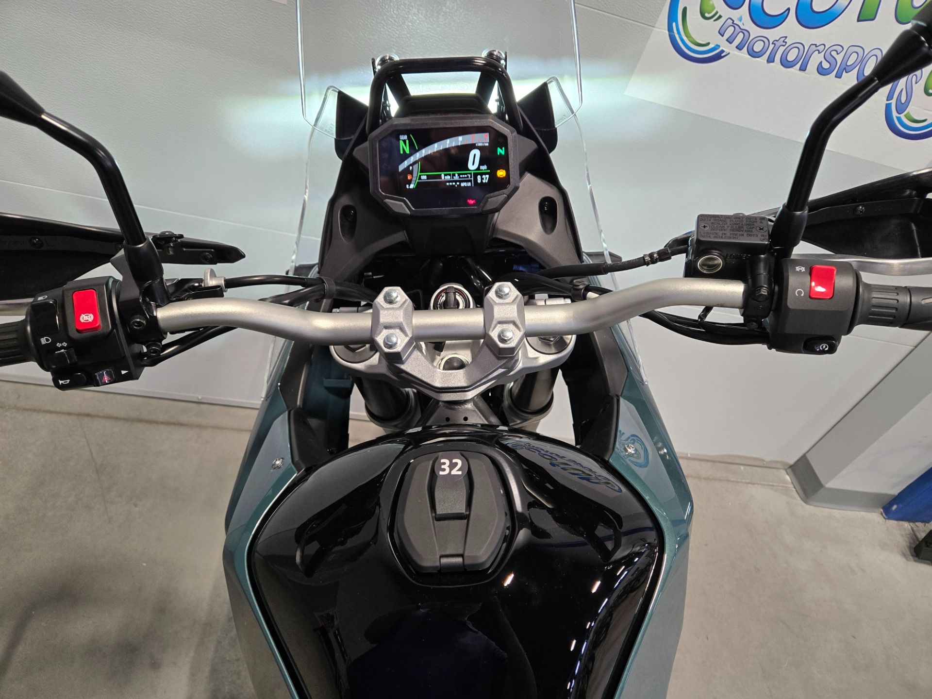 2026 Kawasaki KLE®500 SE ABS 9