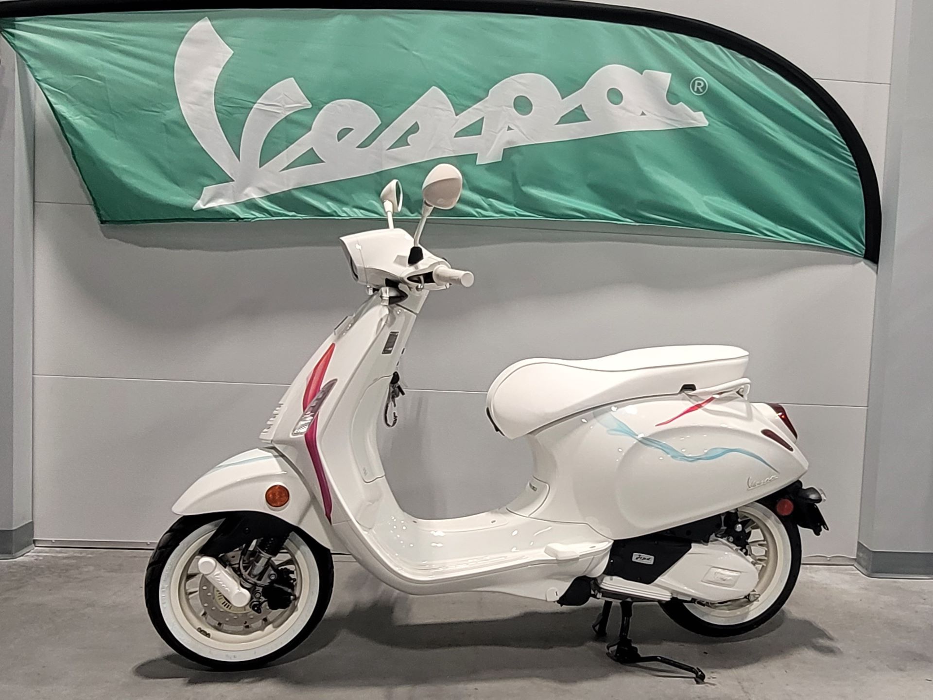 New 2022 Vespa Sprint 150 White Splash Edition | Scooters in