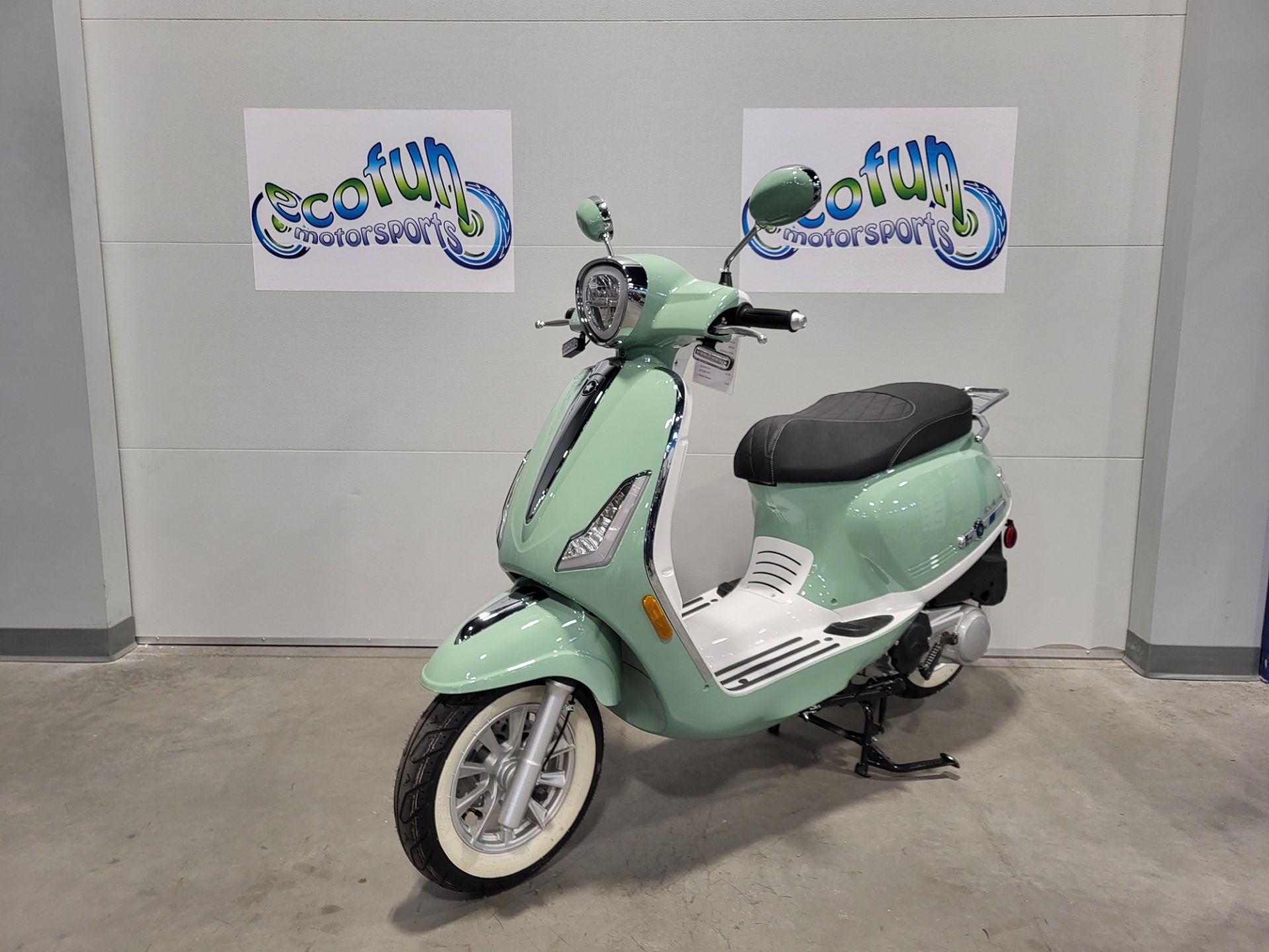 2025 Scootstar Retrostar photo 4