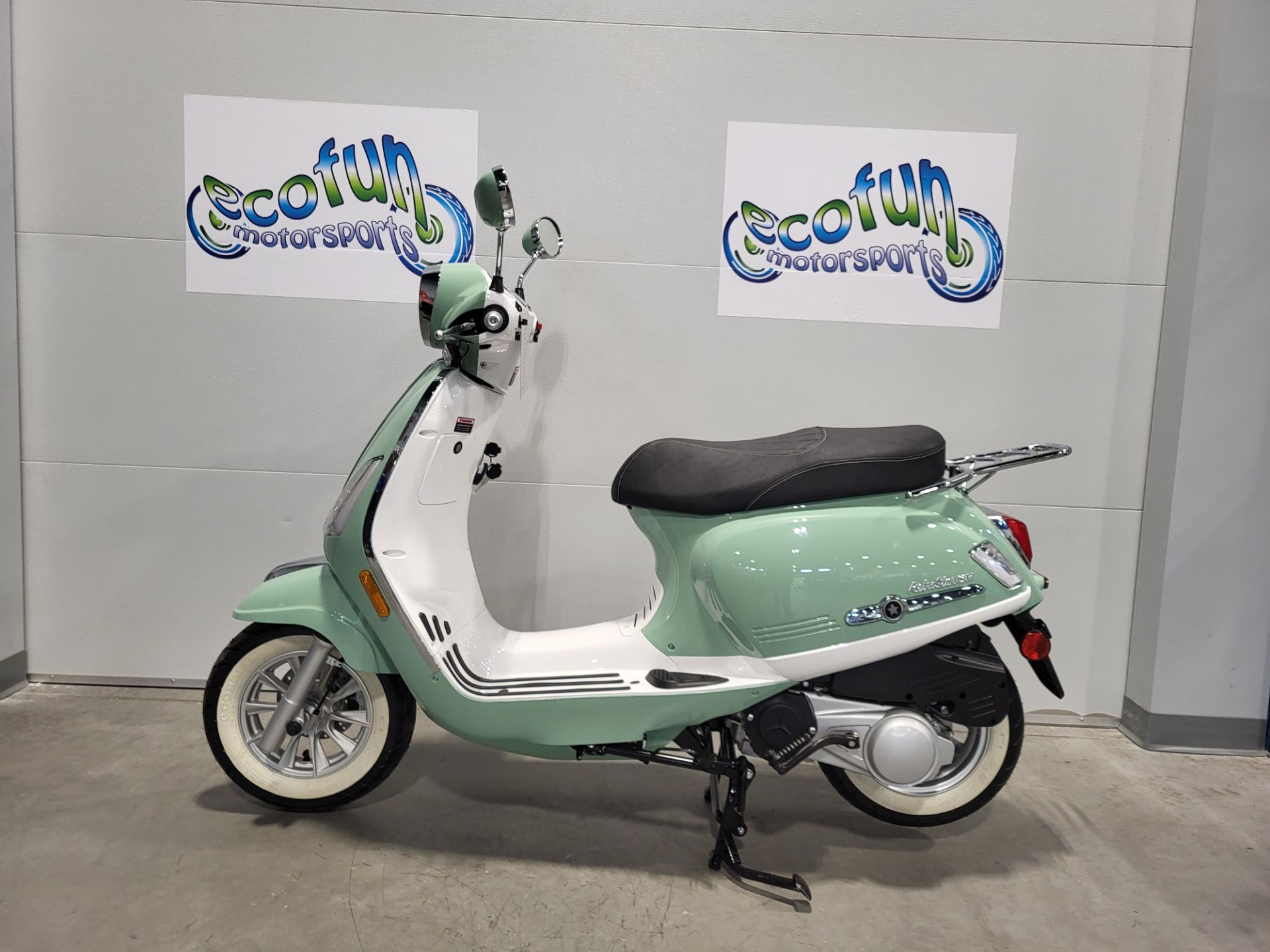 2025 Scootstar Retrostar photo 2