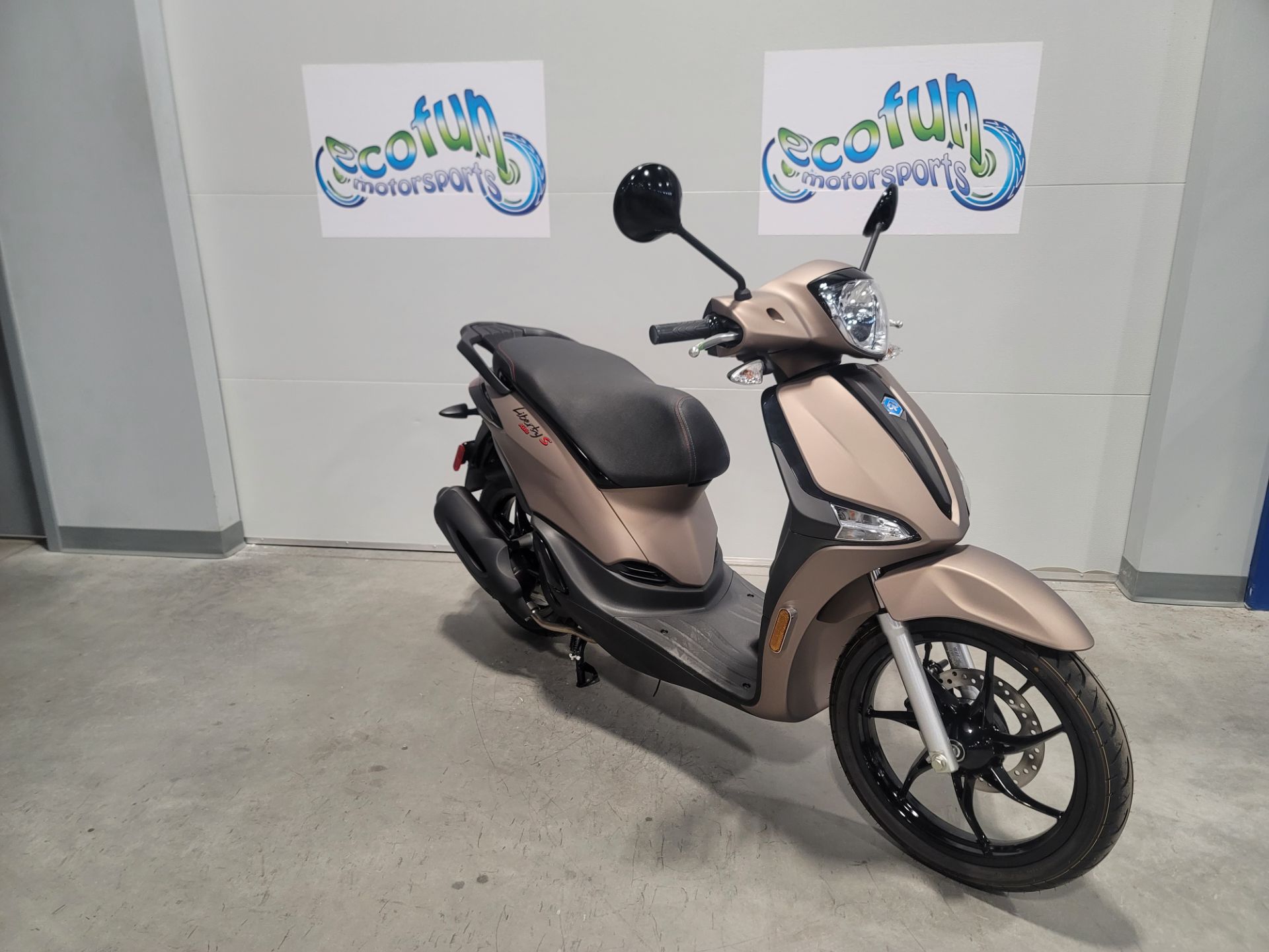 New 2024 Piaggio Liberty 150 S Scooters in Forest Lake MN