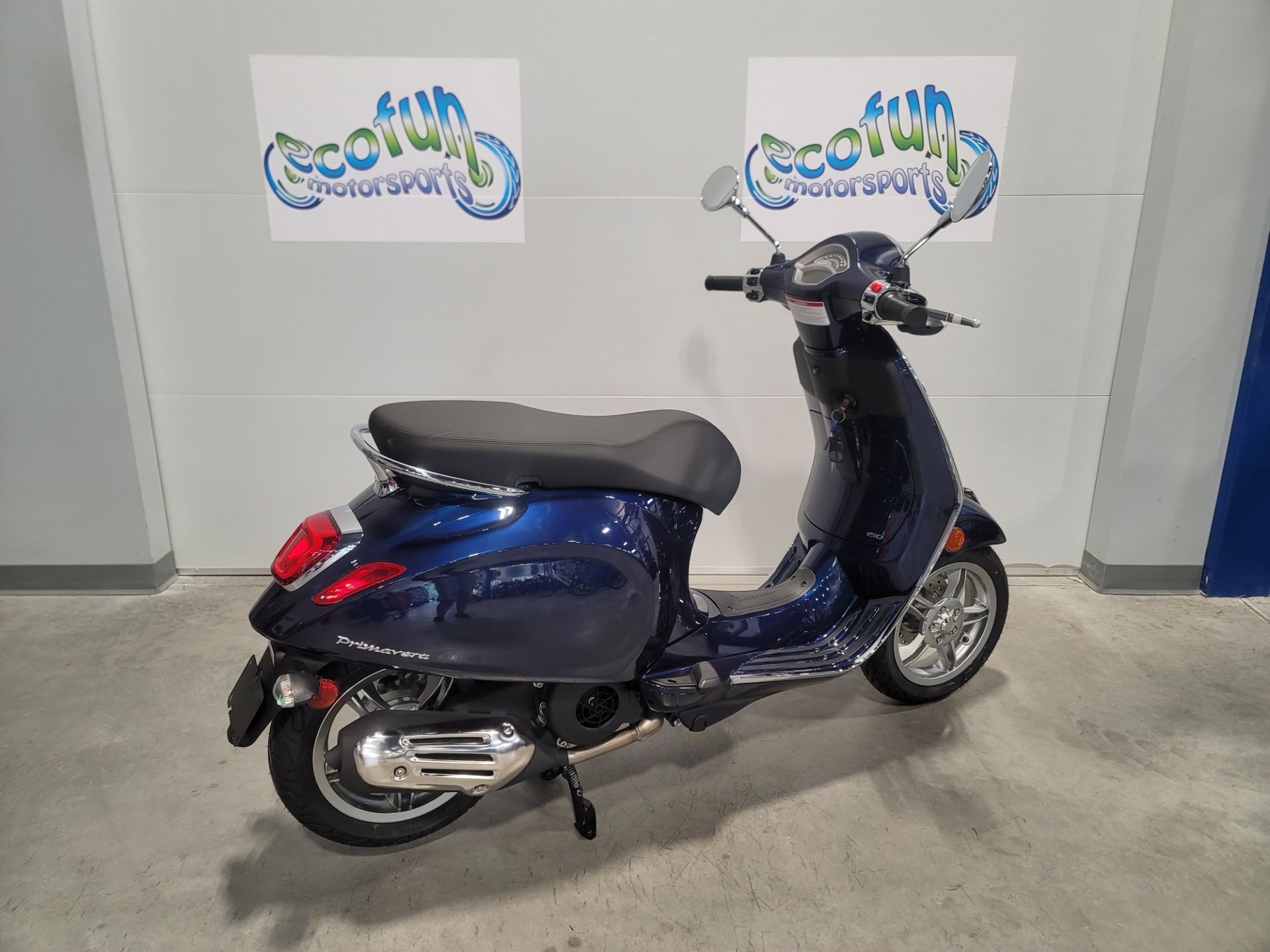 2025 Vespa Primavera 150 7