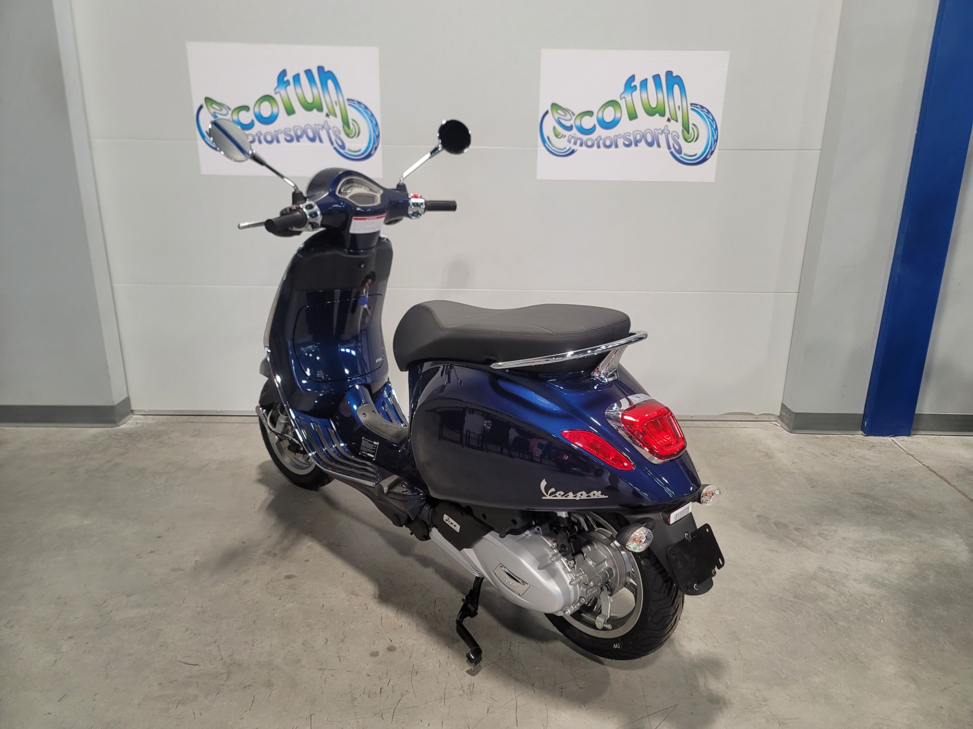 2025 Vespa Primavera 150 8