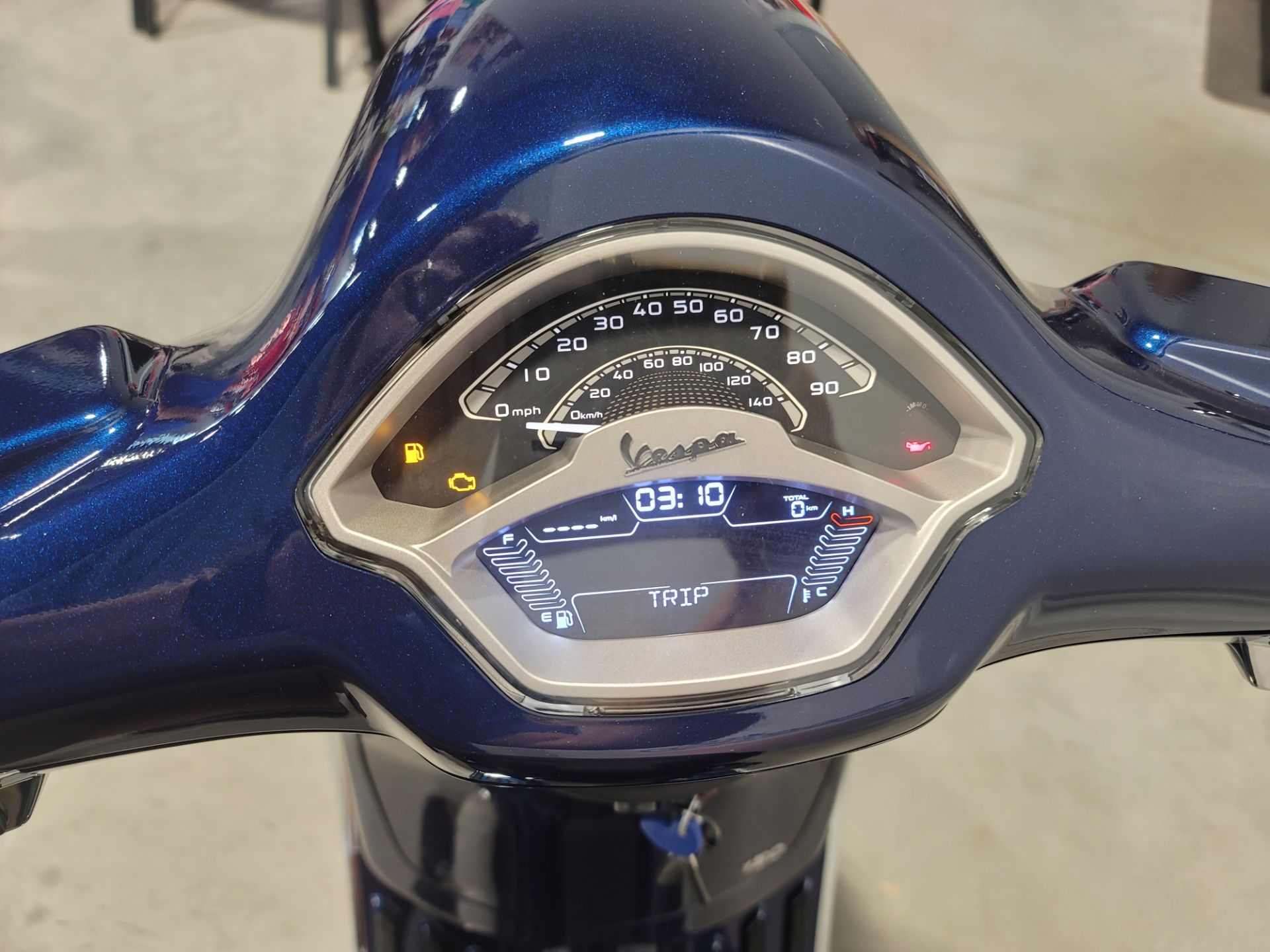 2025 Vespa Primavera 150 9