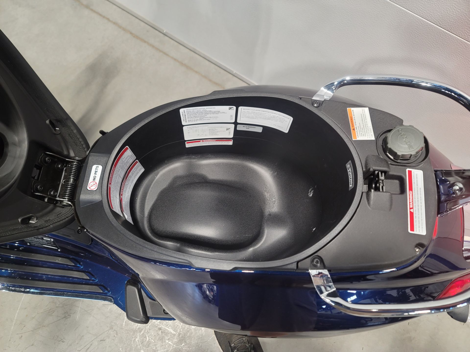 2025 Vespa Primavera 150 10