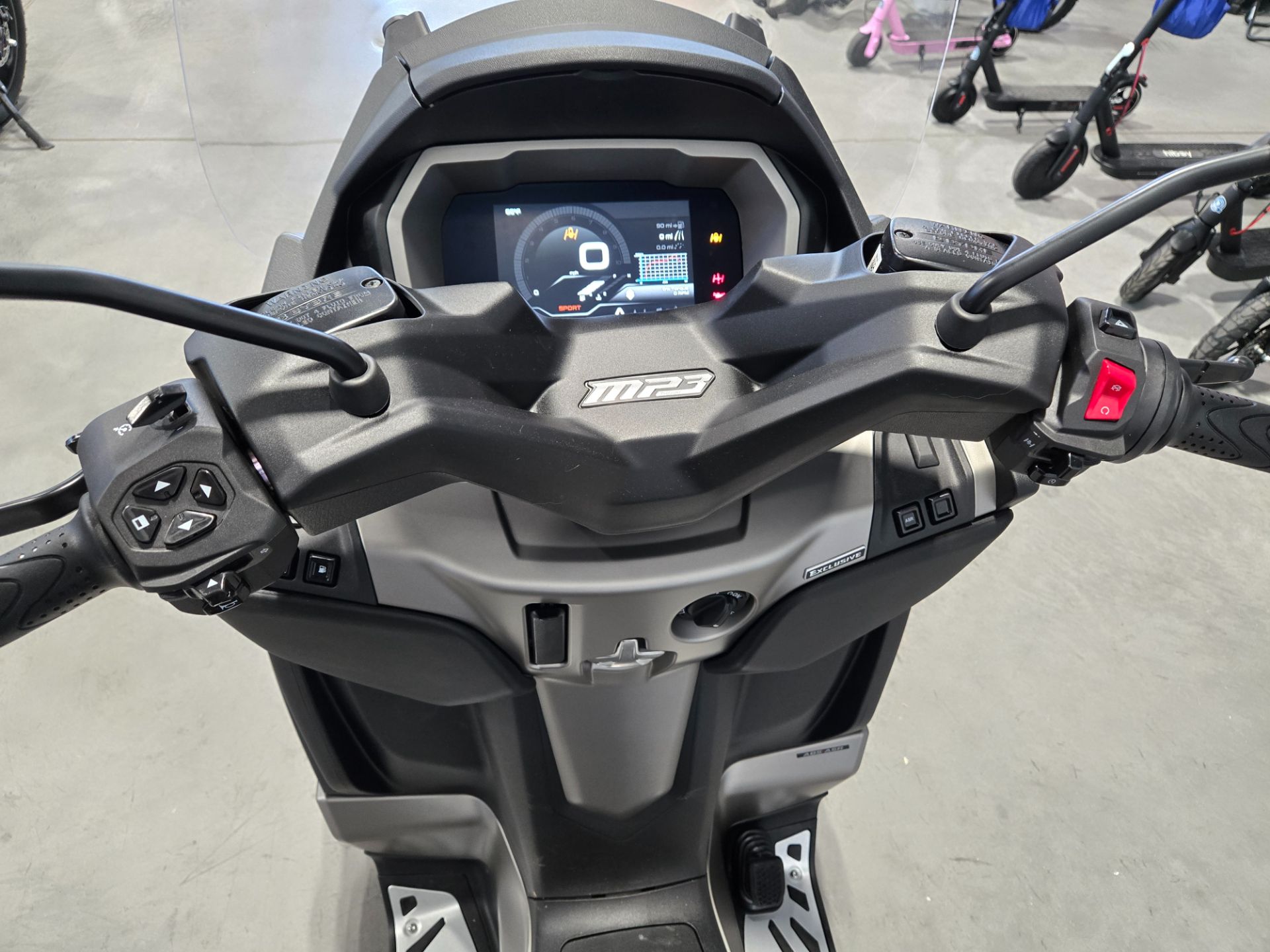 2026 Piaggio MP3 530 Exclusive 5