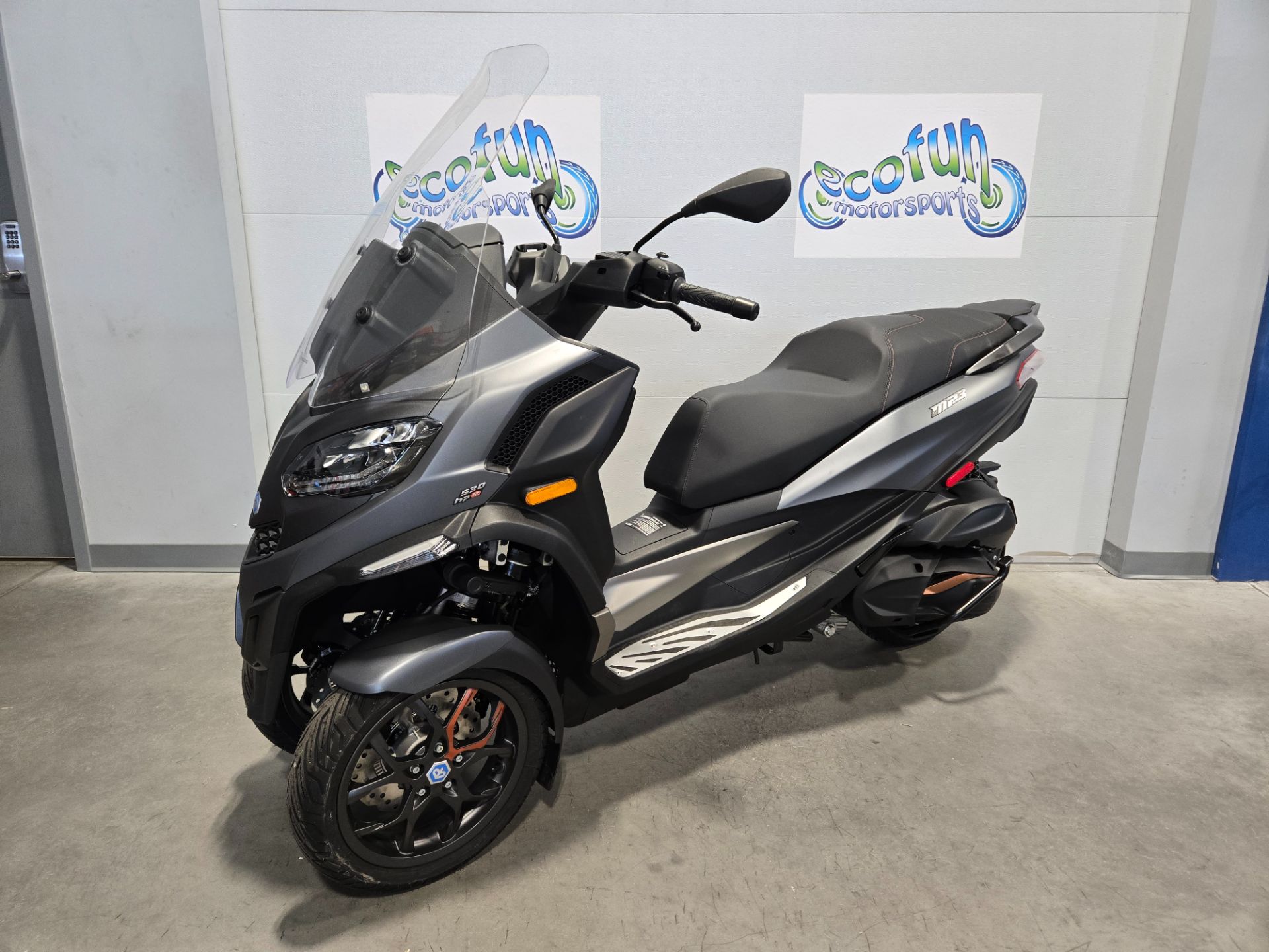 2026 Piaggio MP3 530 Exclusive 2