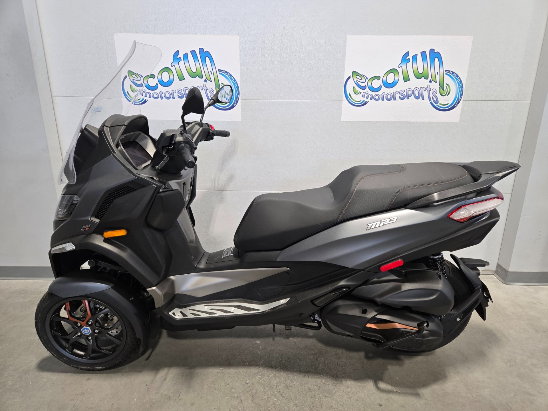 2026 Piaggio MP3 530 Exclusive 3