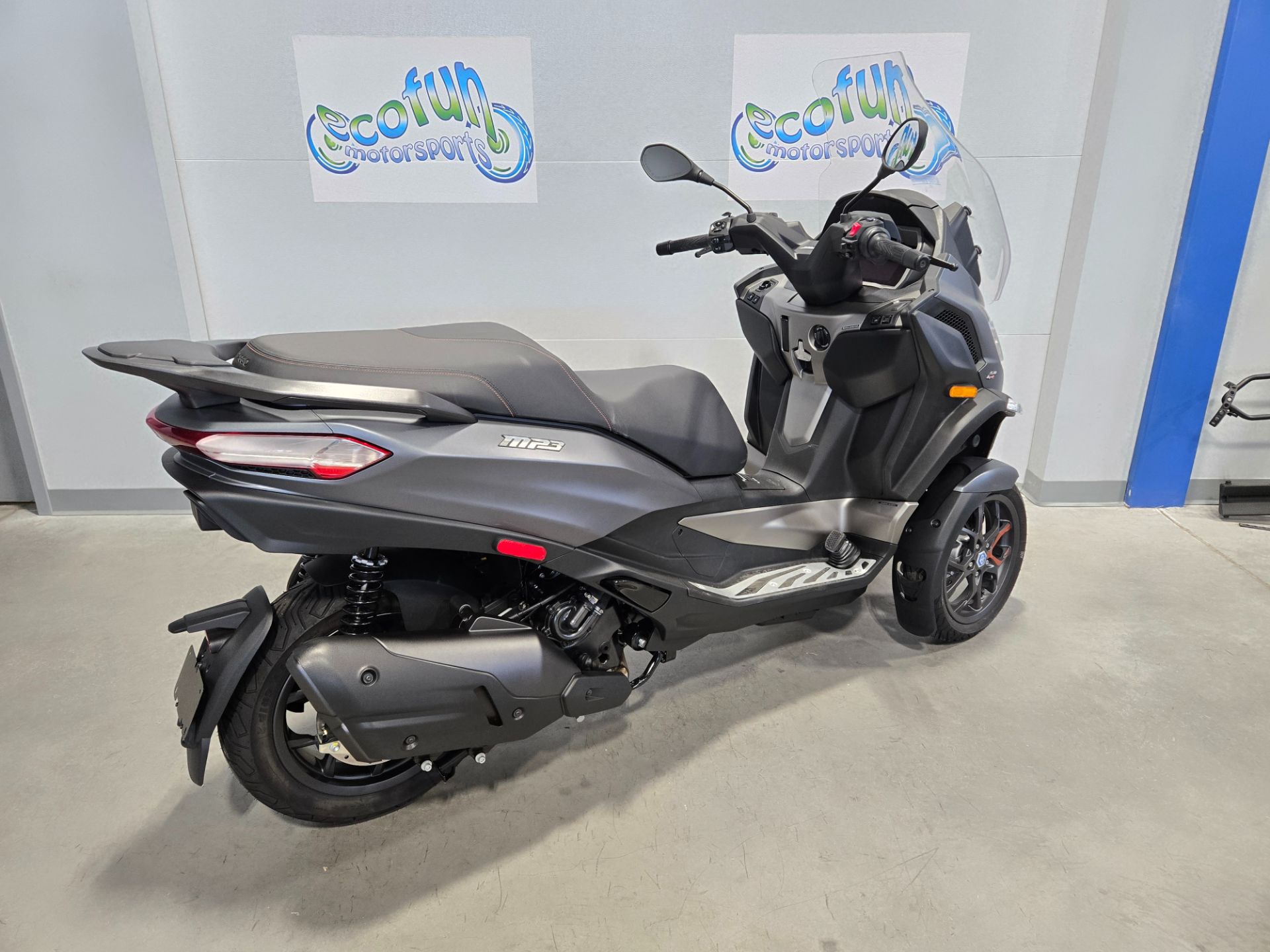 2026 Piaggio MP3 530 Exclusive 12
