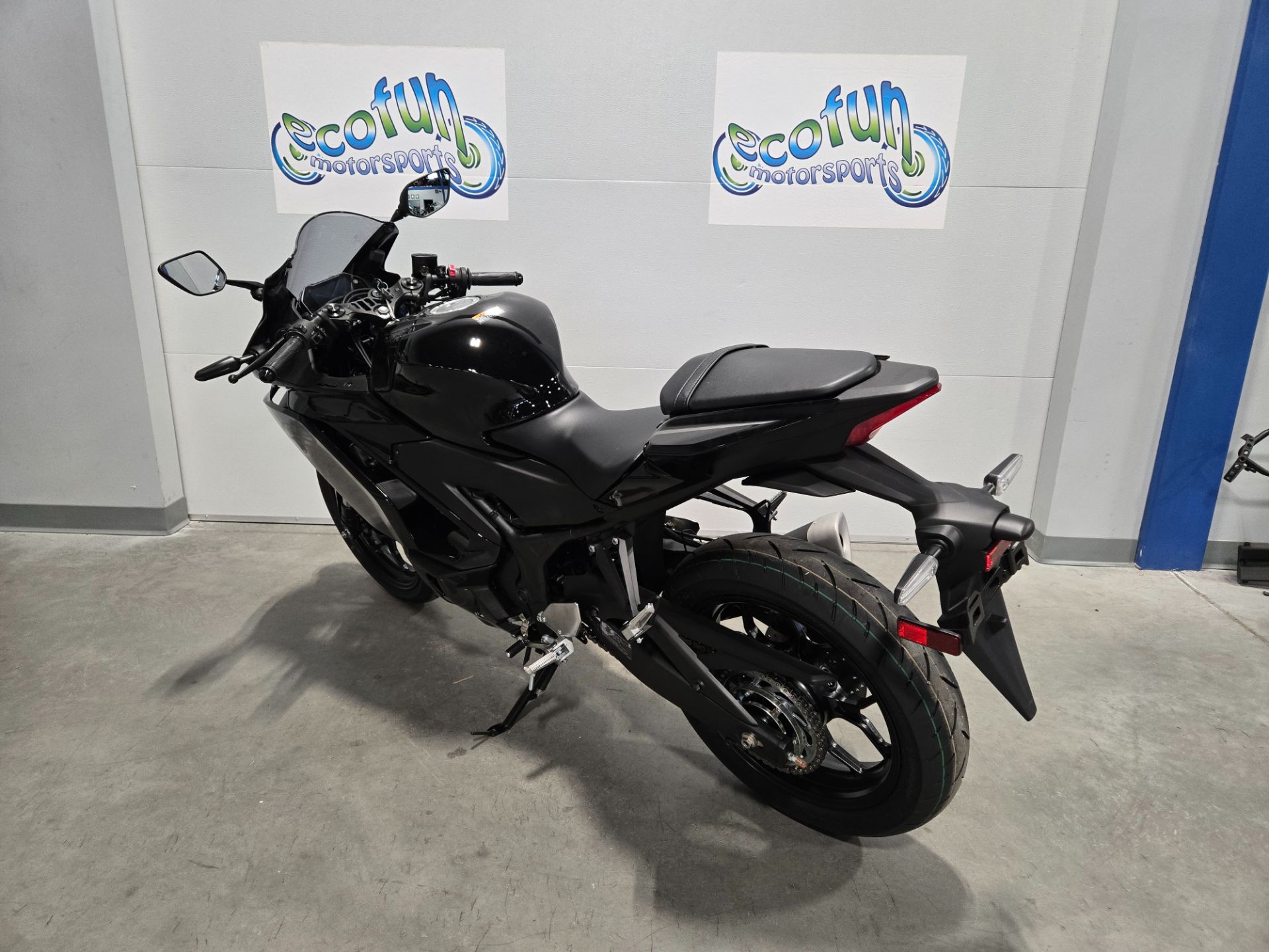 2026 Yamaha YZF-R3 8
