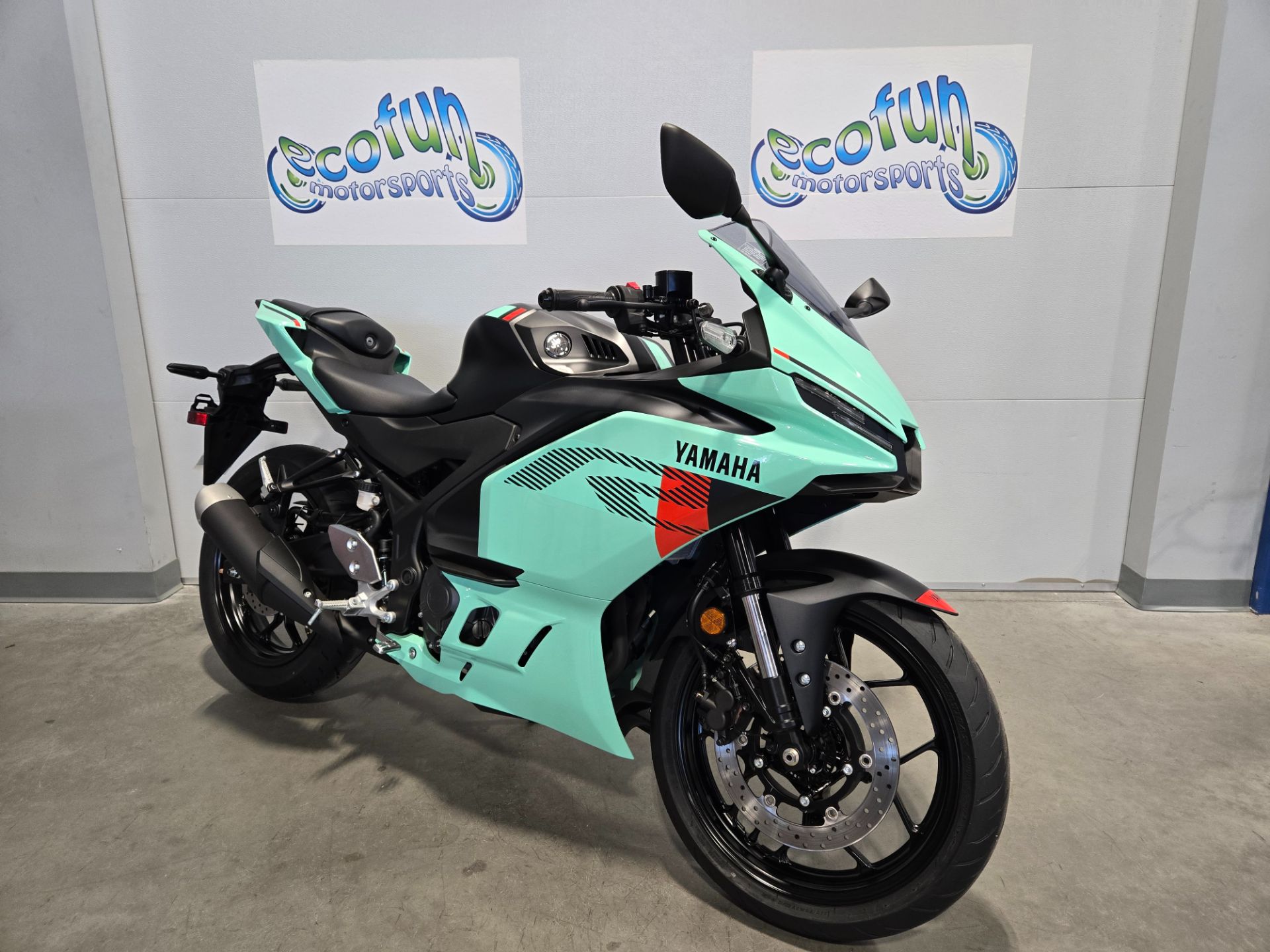New 2026 Yamaha YZF-R3 | Motorcycles in Forest Lake MN