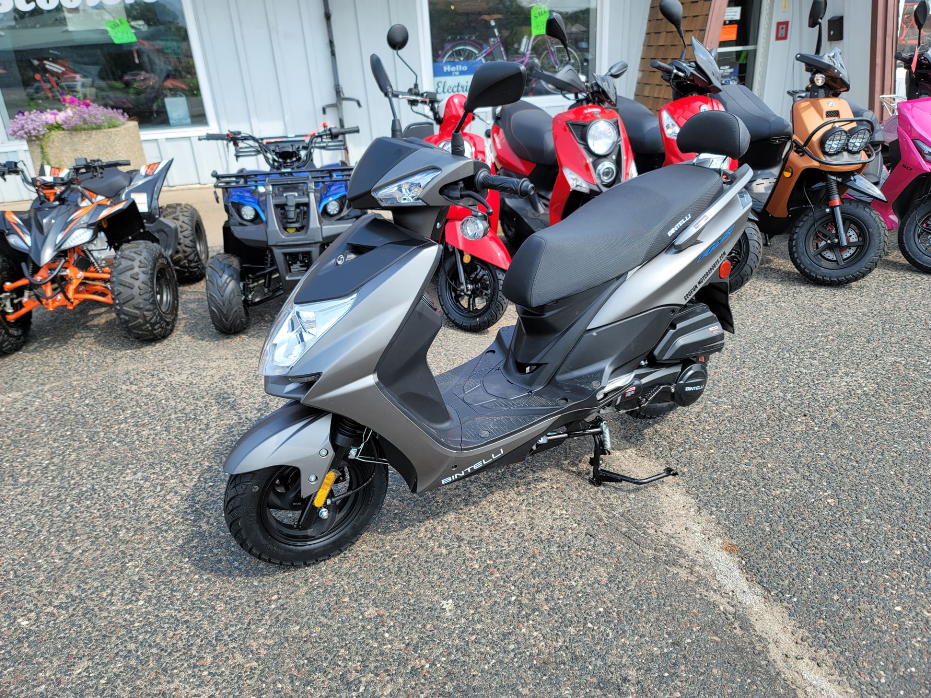 New 2024 YNGF Flash 49cc Scooter | Scooters in Forest Lake MN 