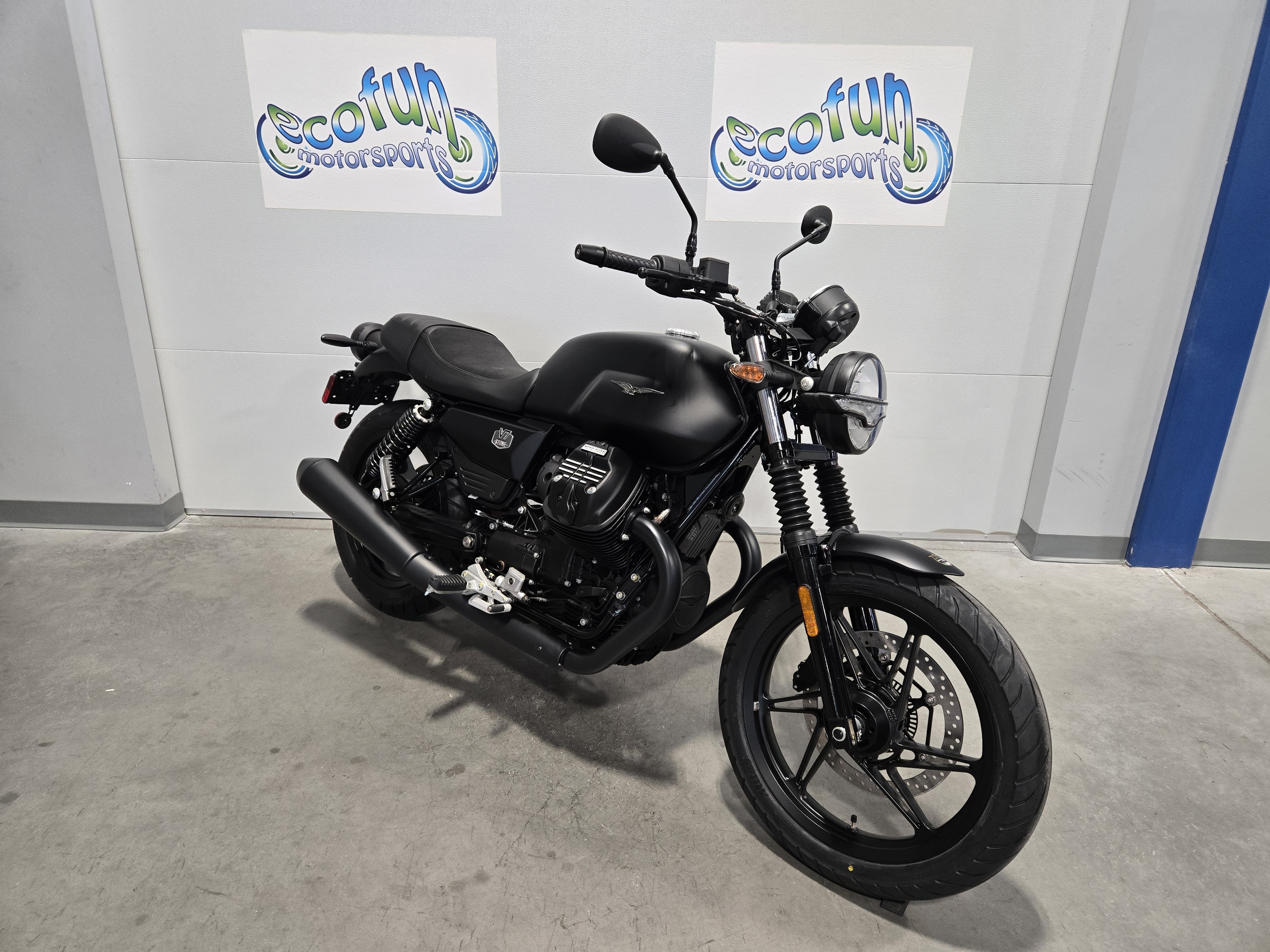 2027 Moto Guzzi photo 2