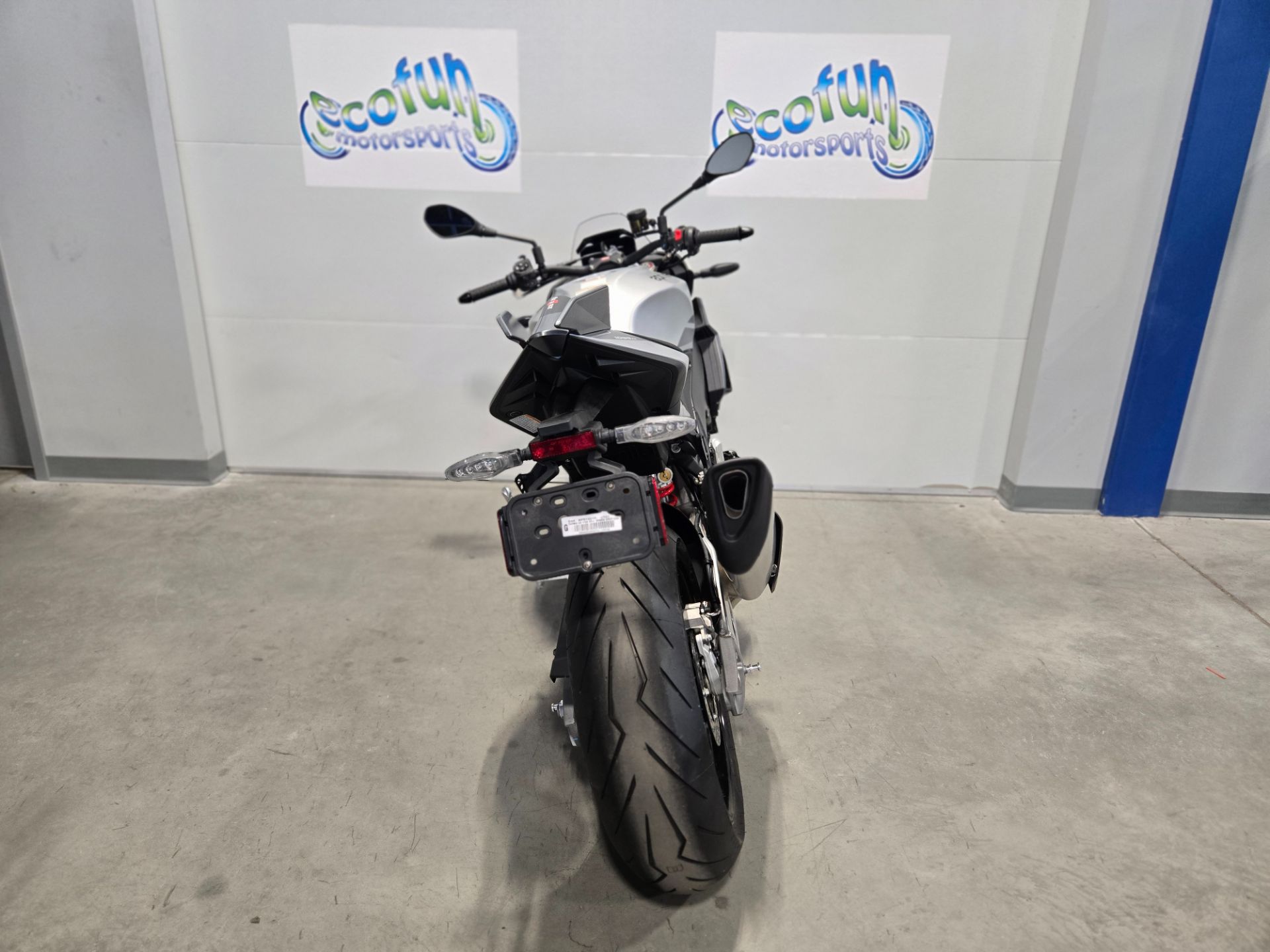 2027 Aprilia Tuono photo 9