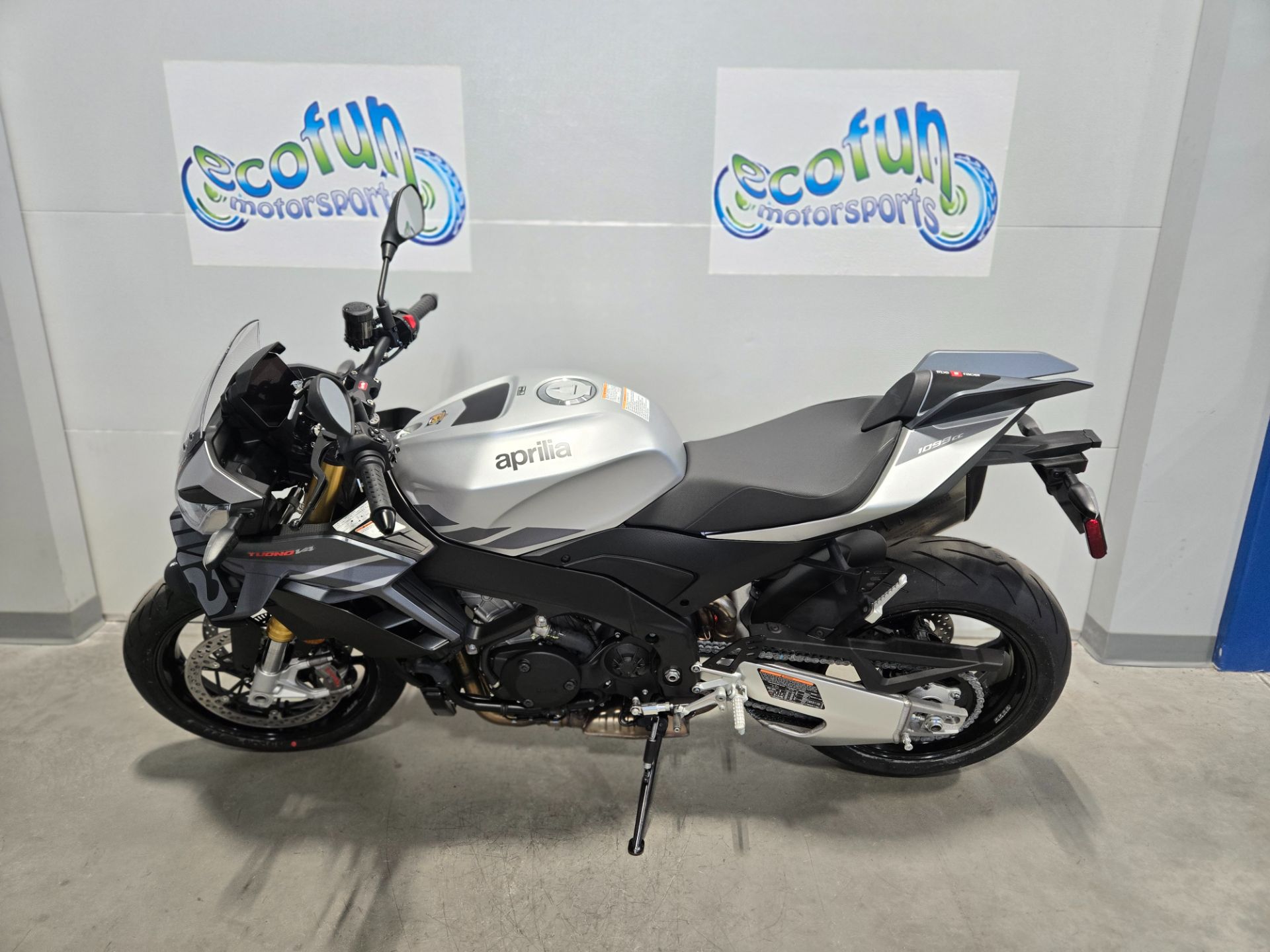 2027 Aprilia Tuono photo 5