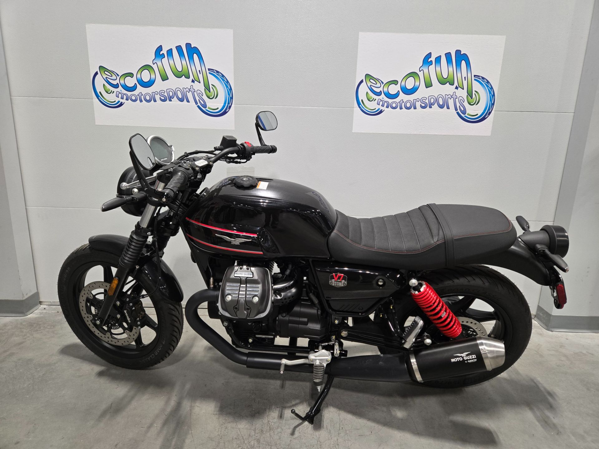 2024 Moto Guzzi photo 7