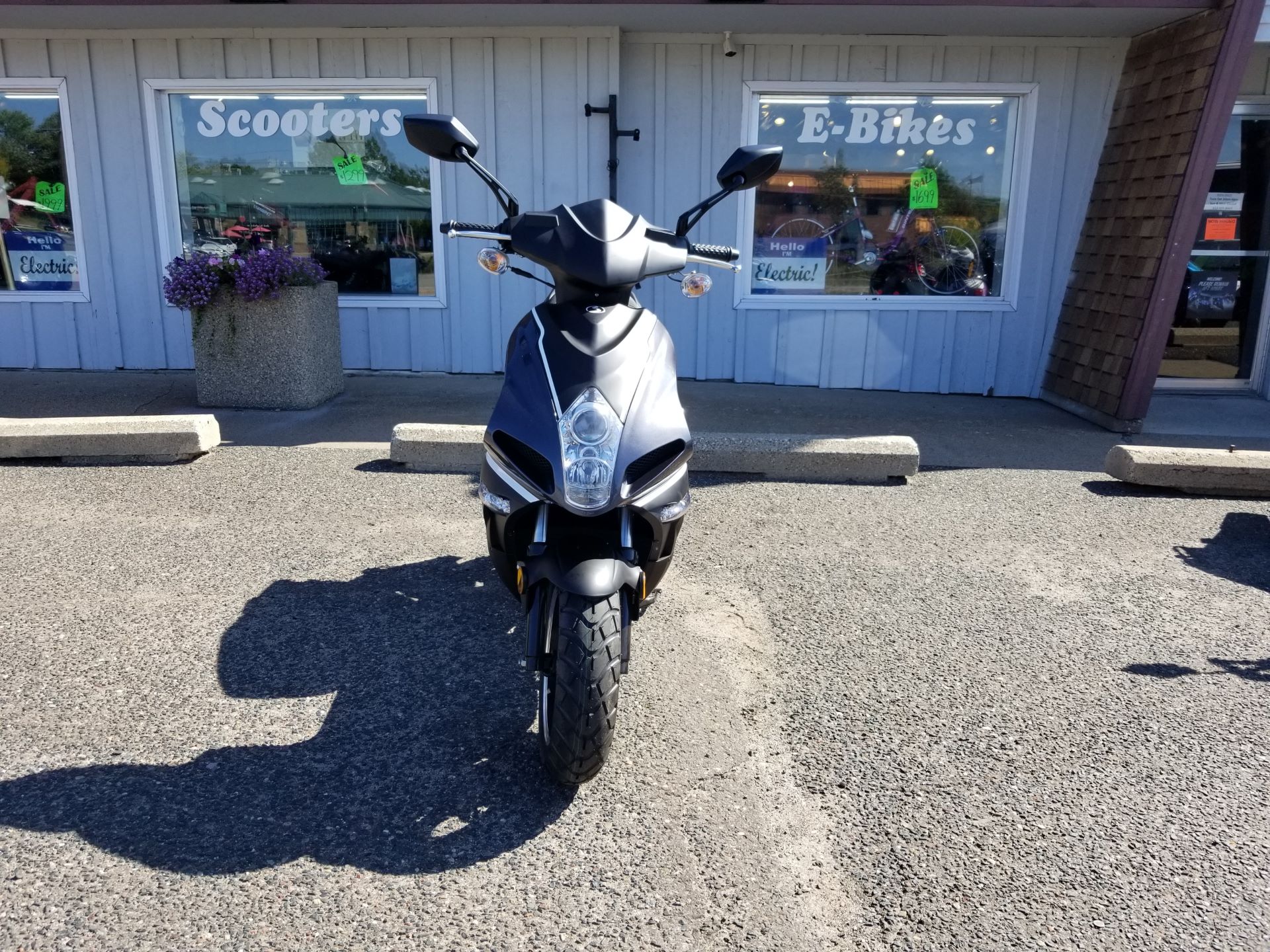 New 2022 Bintelli Scorch 49cc Scooter | Scooters in Forest Lake MN