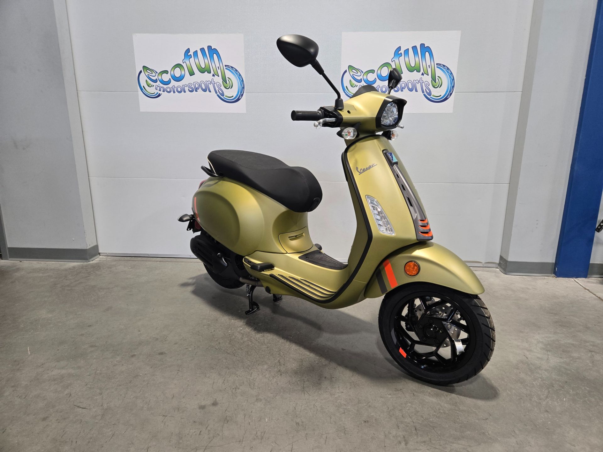 New 2024 Vespa Sprint 150 S Scooters in Forest Lake MN