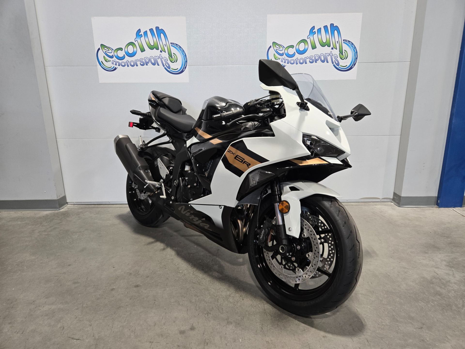 New 2026 Kawasaki Ninja ZX-6R | Motorcycles in Forest Lake MN