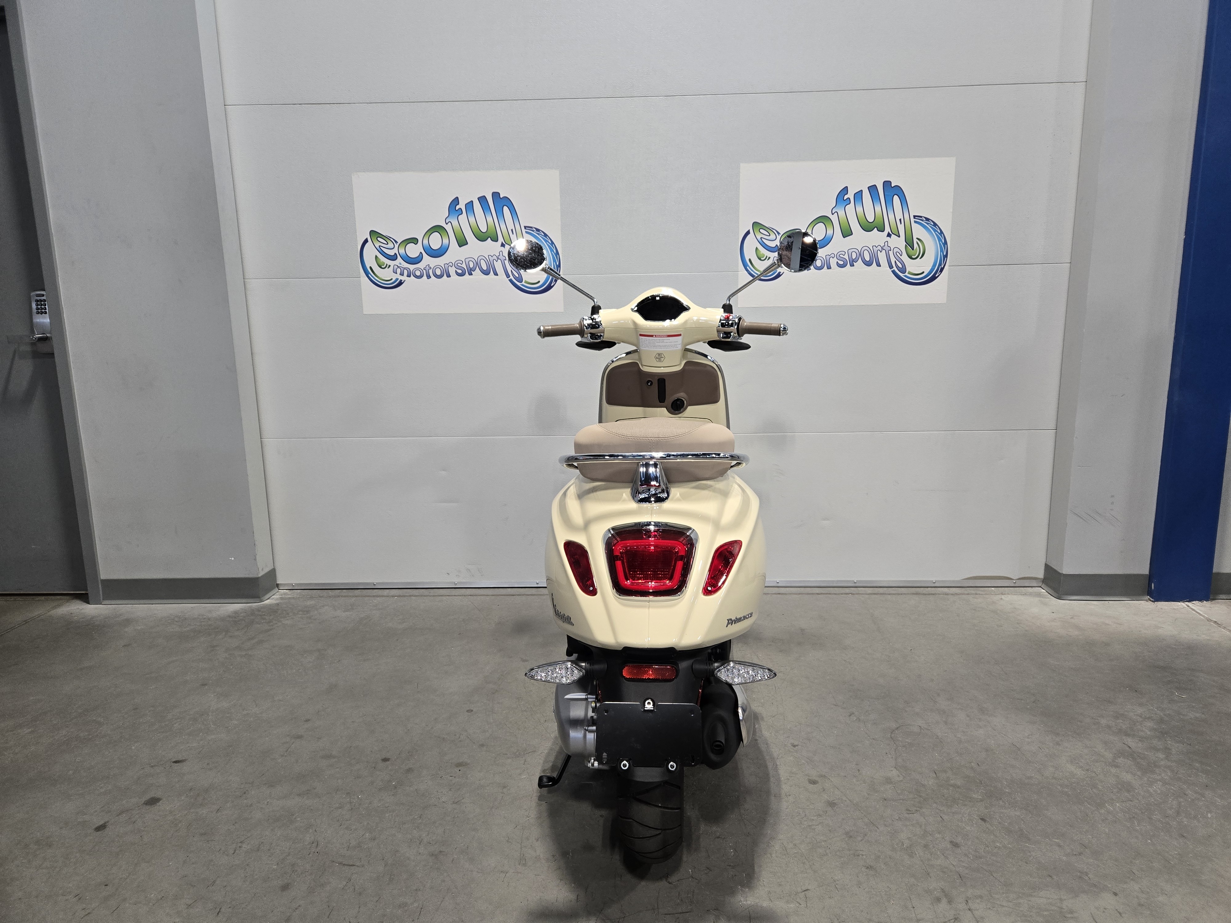 2027 Vespa Primavera photo 5