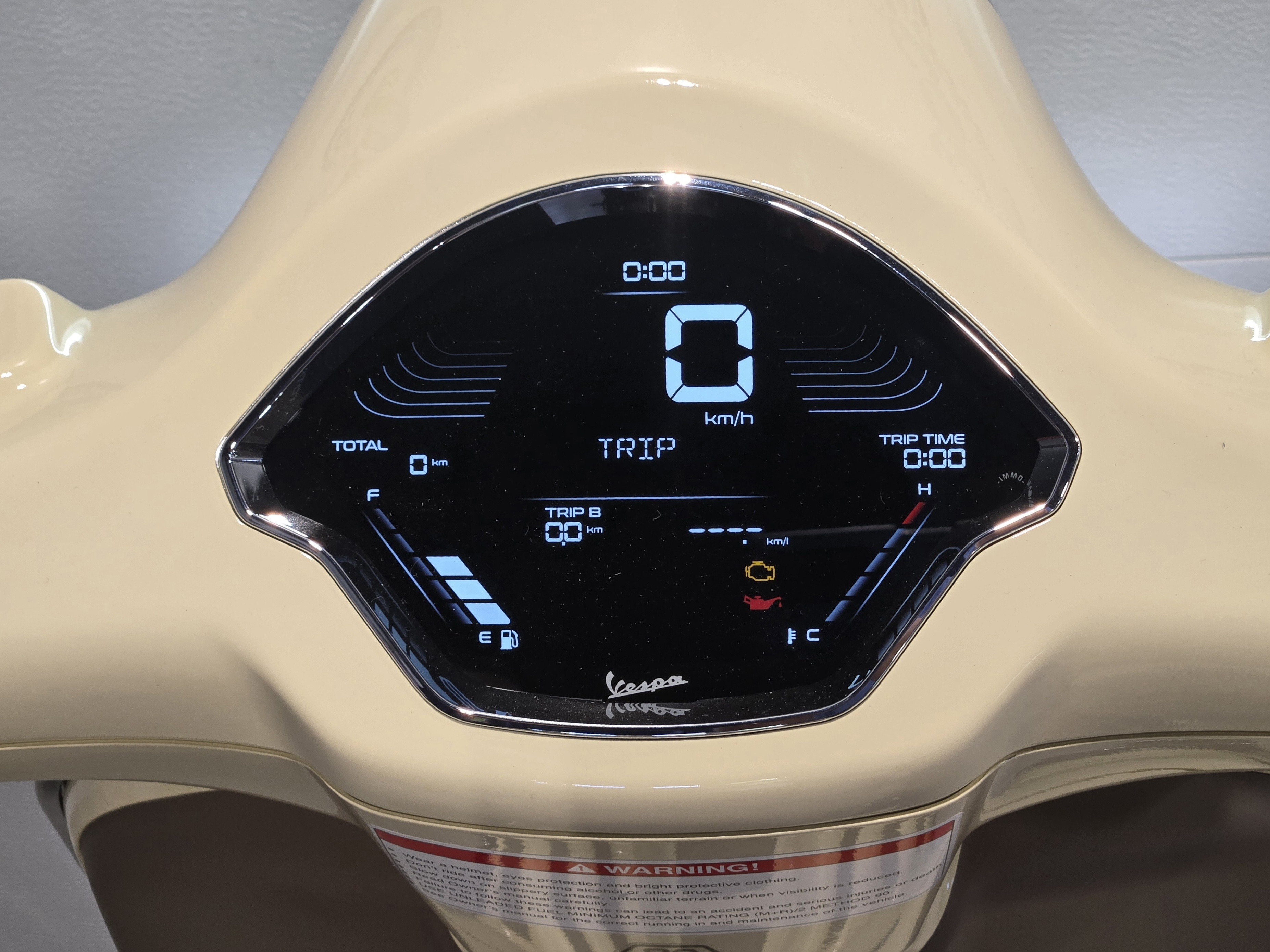 2027 Vespa Primavera photo 6