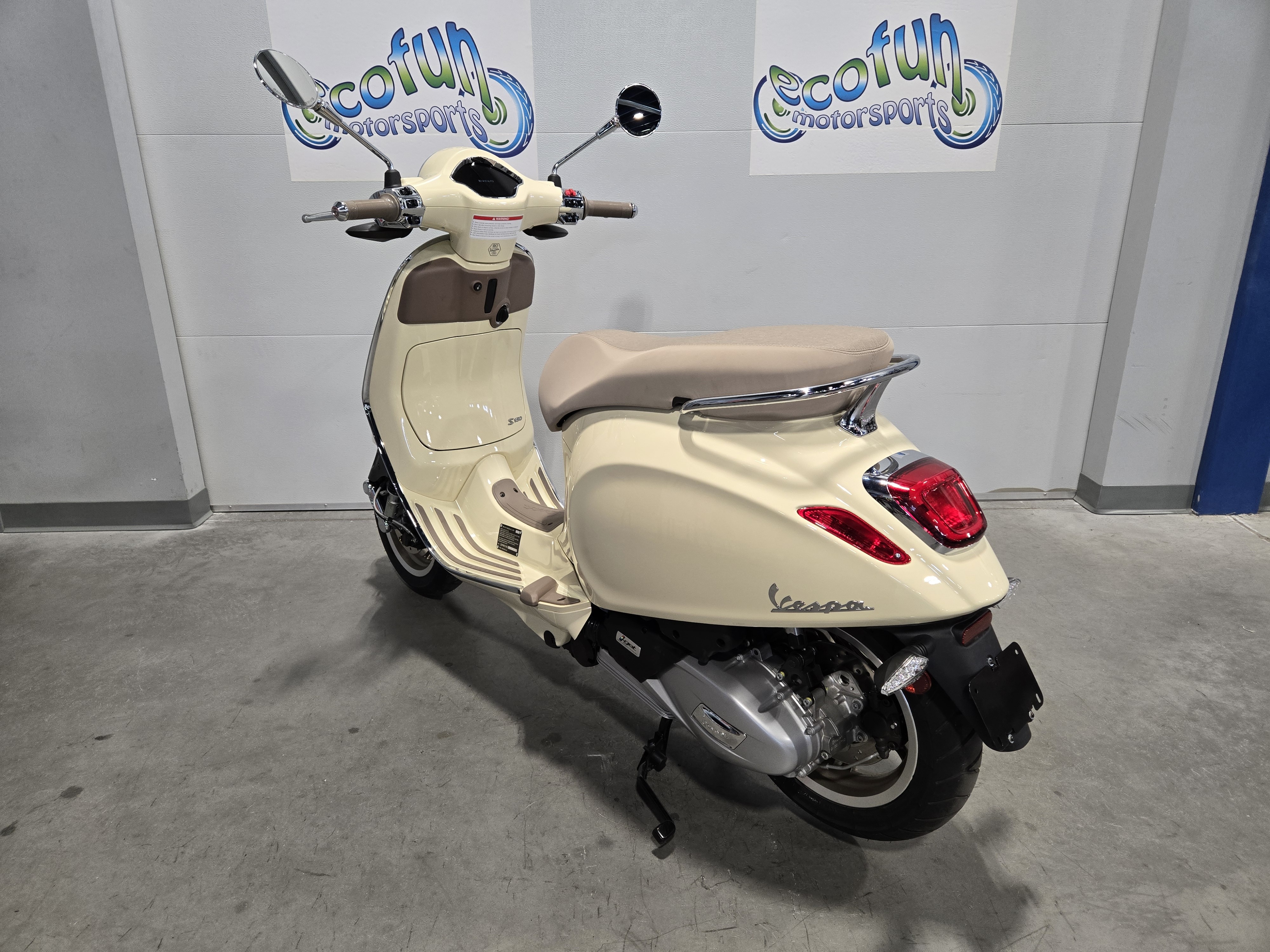 2027 Vespa Primavera photo 8