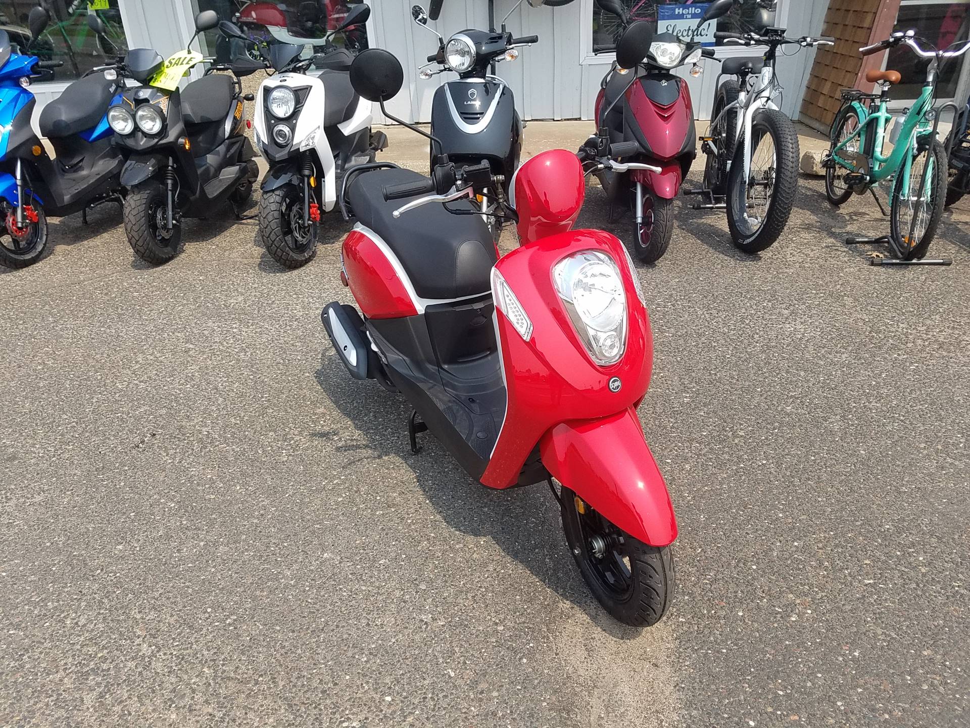 MIO New 2022 SYM Mio 49cc Scooter | Scooters in Forest Lake MN | Chili Red