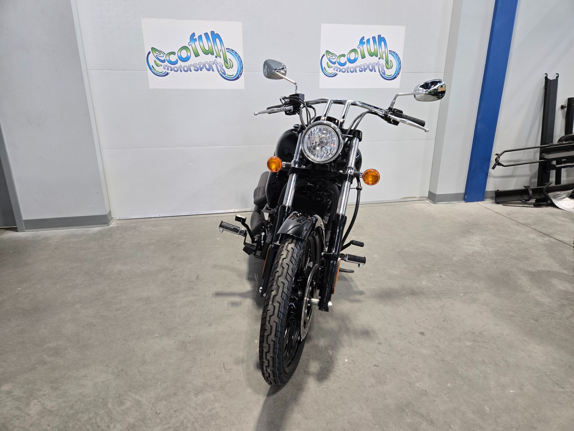 2026 Kawasaki Vulcan® 900 Custom 5