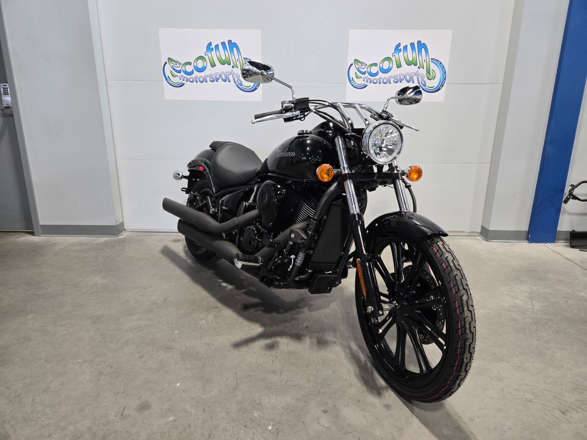 2026 Kawasaki Vulcan® 900 Custom 2