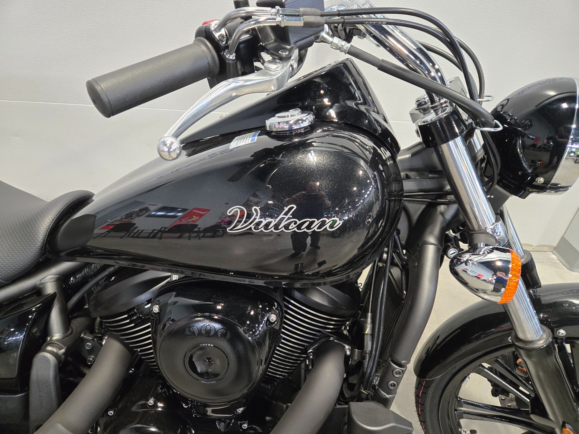 2026 Kawasaki Vulcan® 900 Custom 11