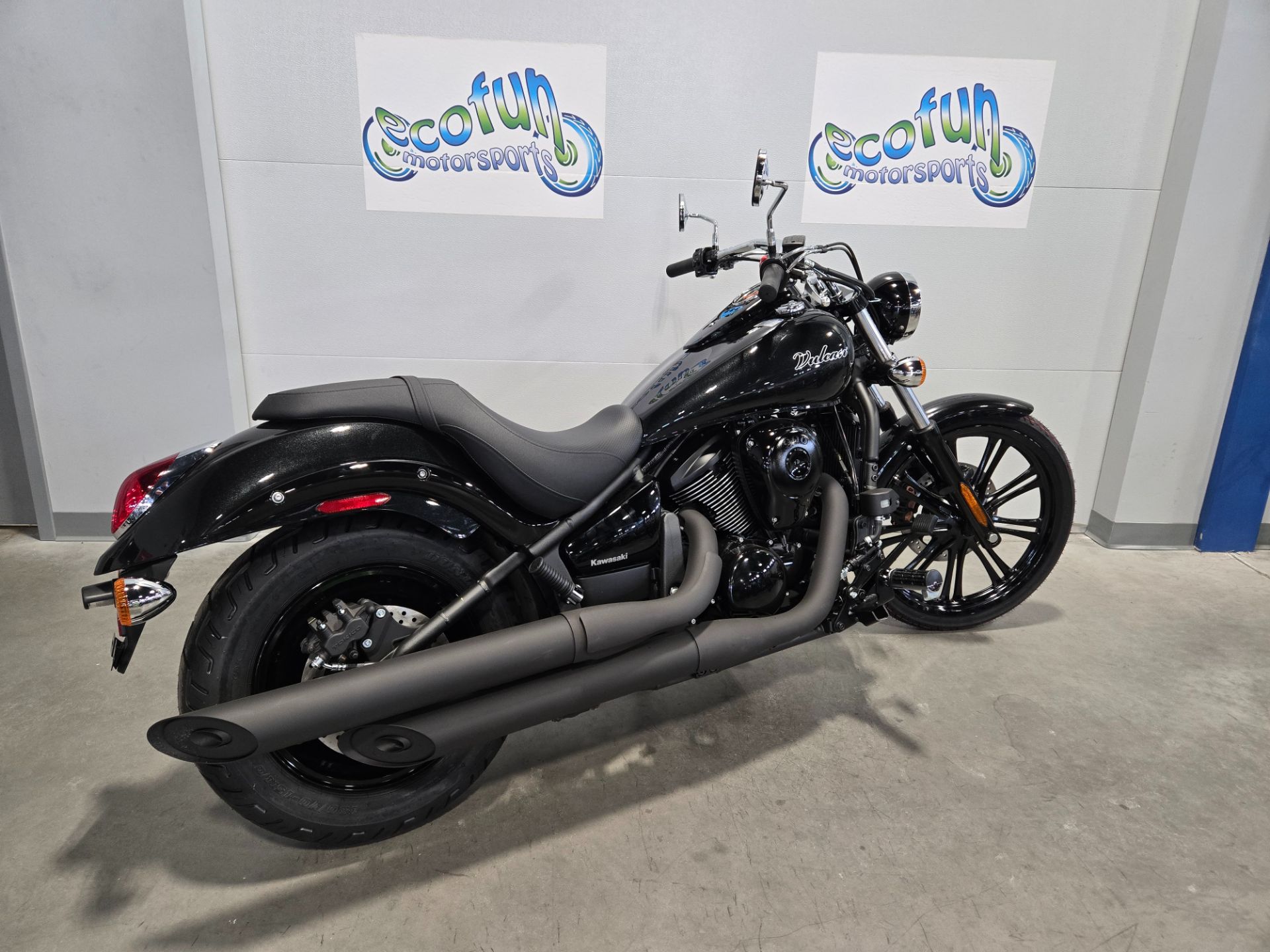 2026 Kawasaki Vulcan® 900 Custom 8