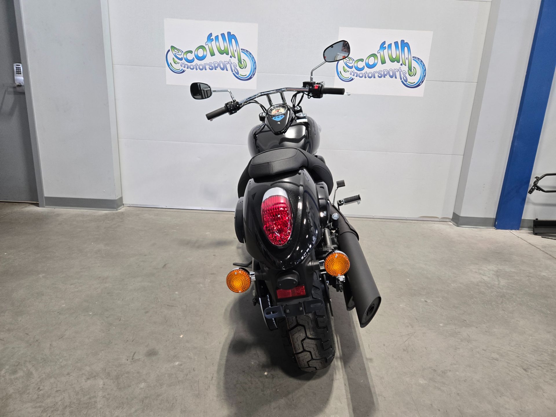 2026 Kawasaki Vulcan® 900 Custom 6