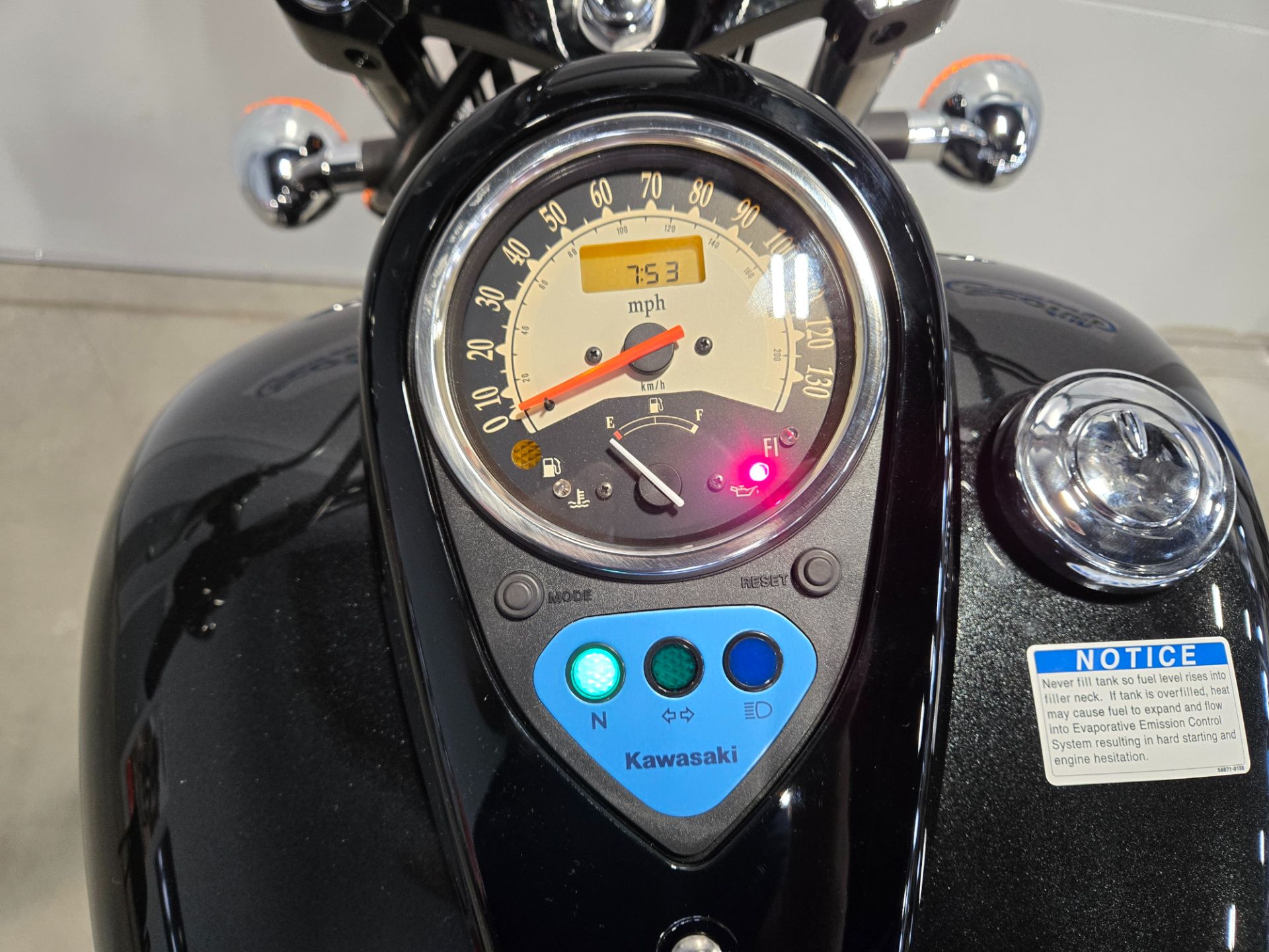 2026 Kawasaki Vulcan® 900 Custom 10