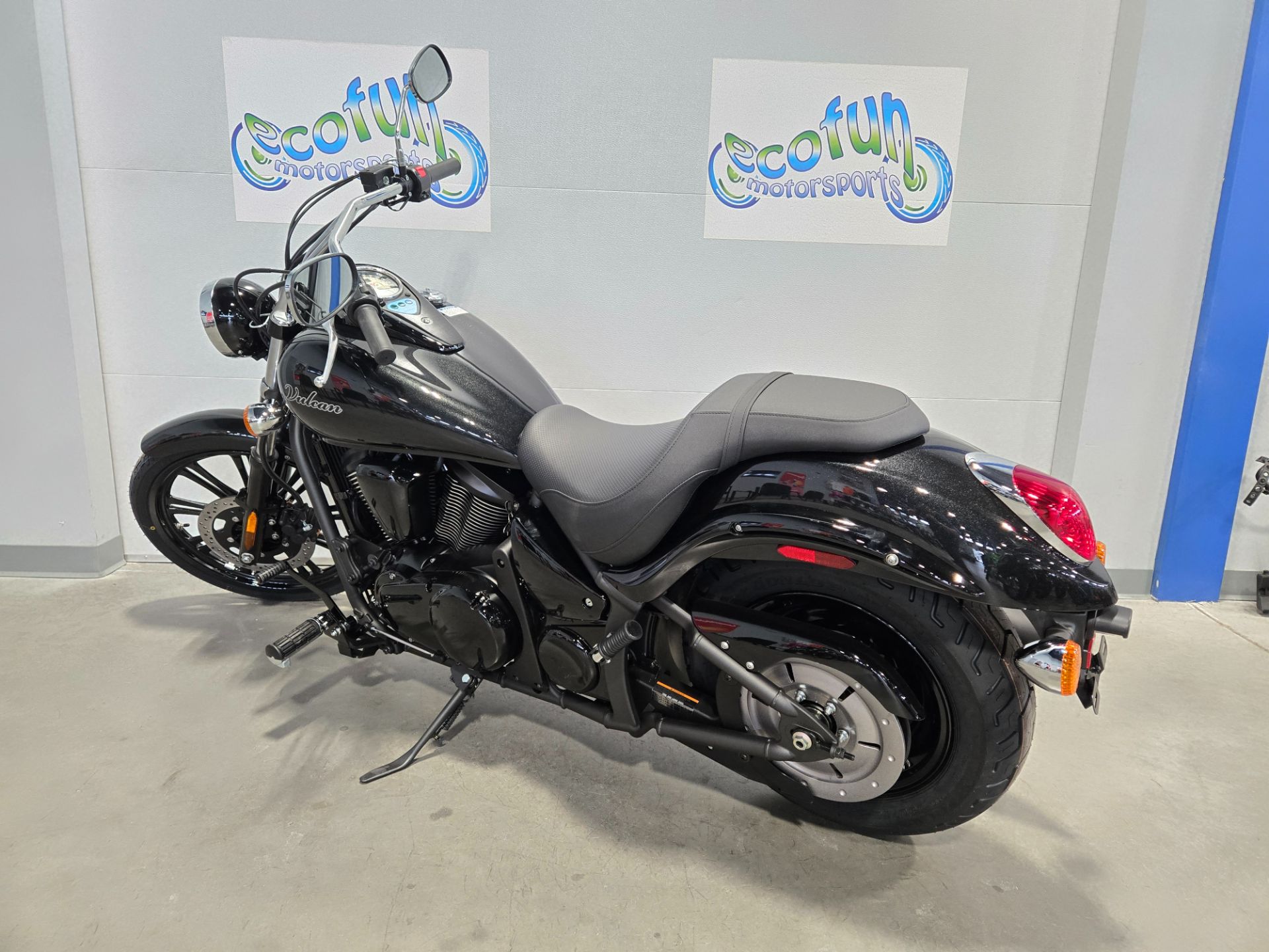 2026 Kawasaki Vulcan® 900 Custom 7