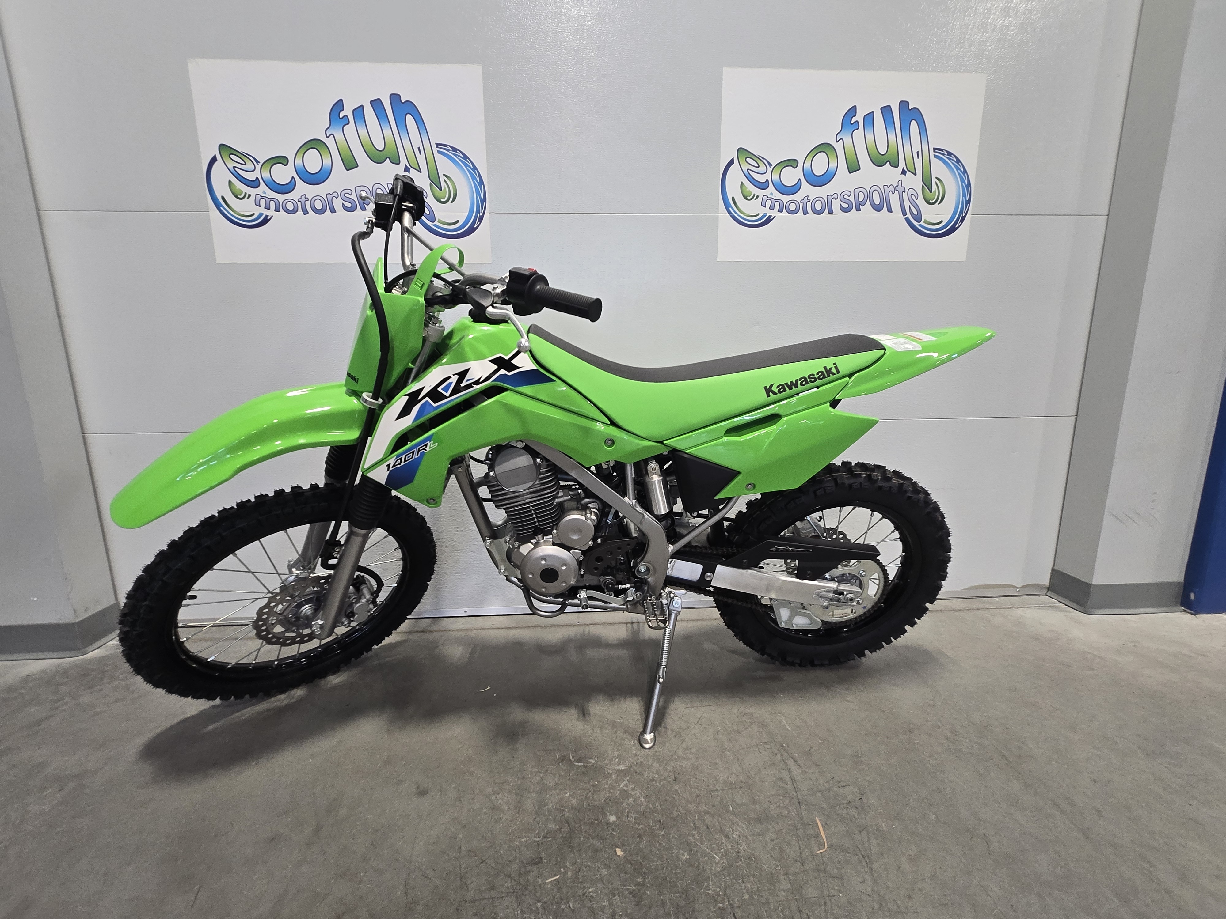 2027 Kawasaki KLX®140R L 3