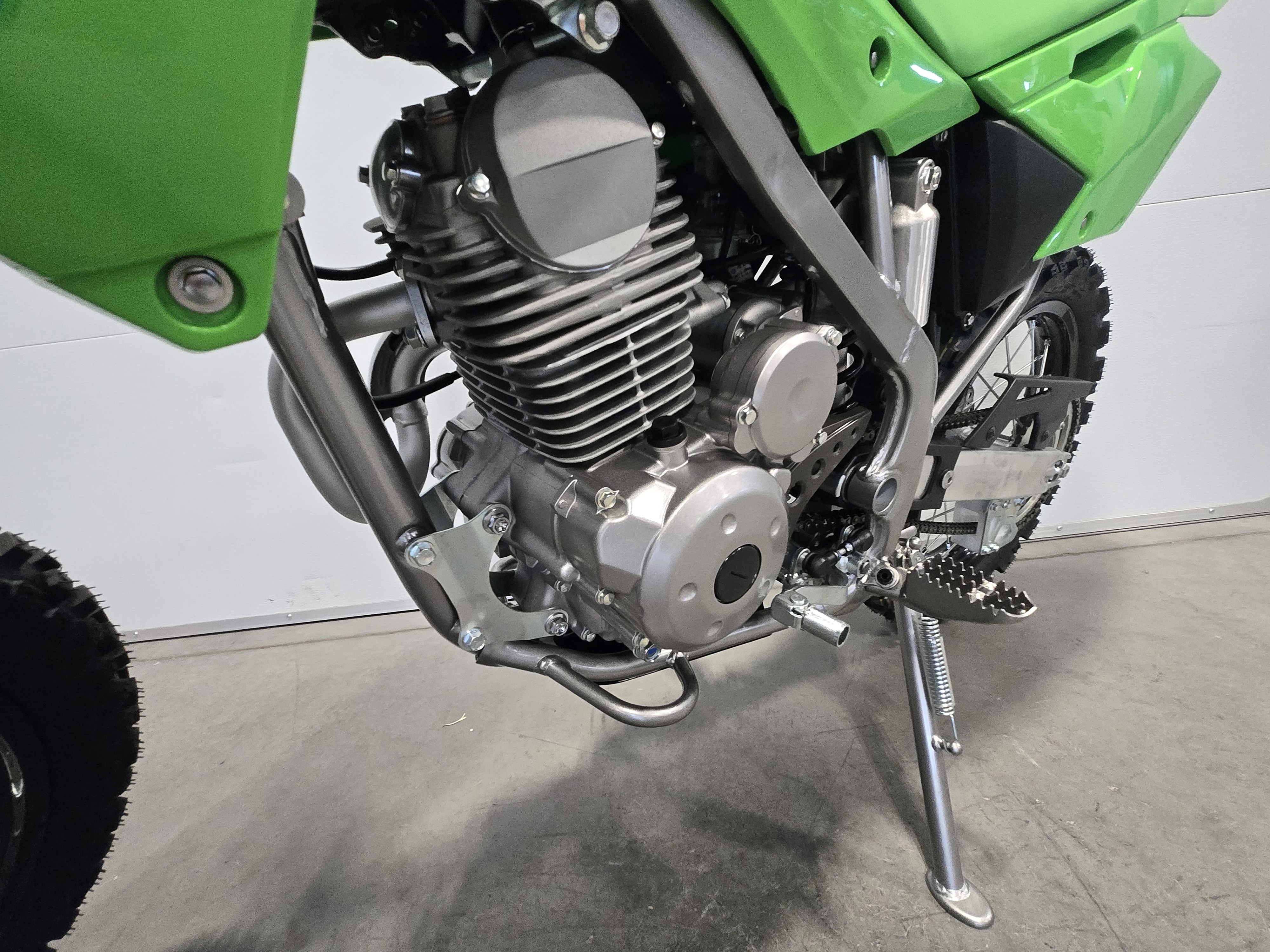 2027 Kawasaki KLX®140R L 10