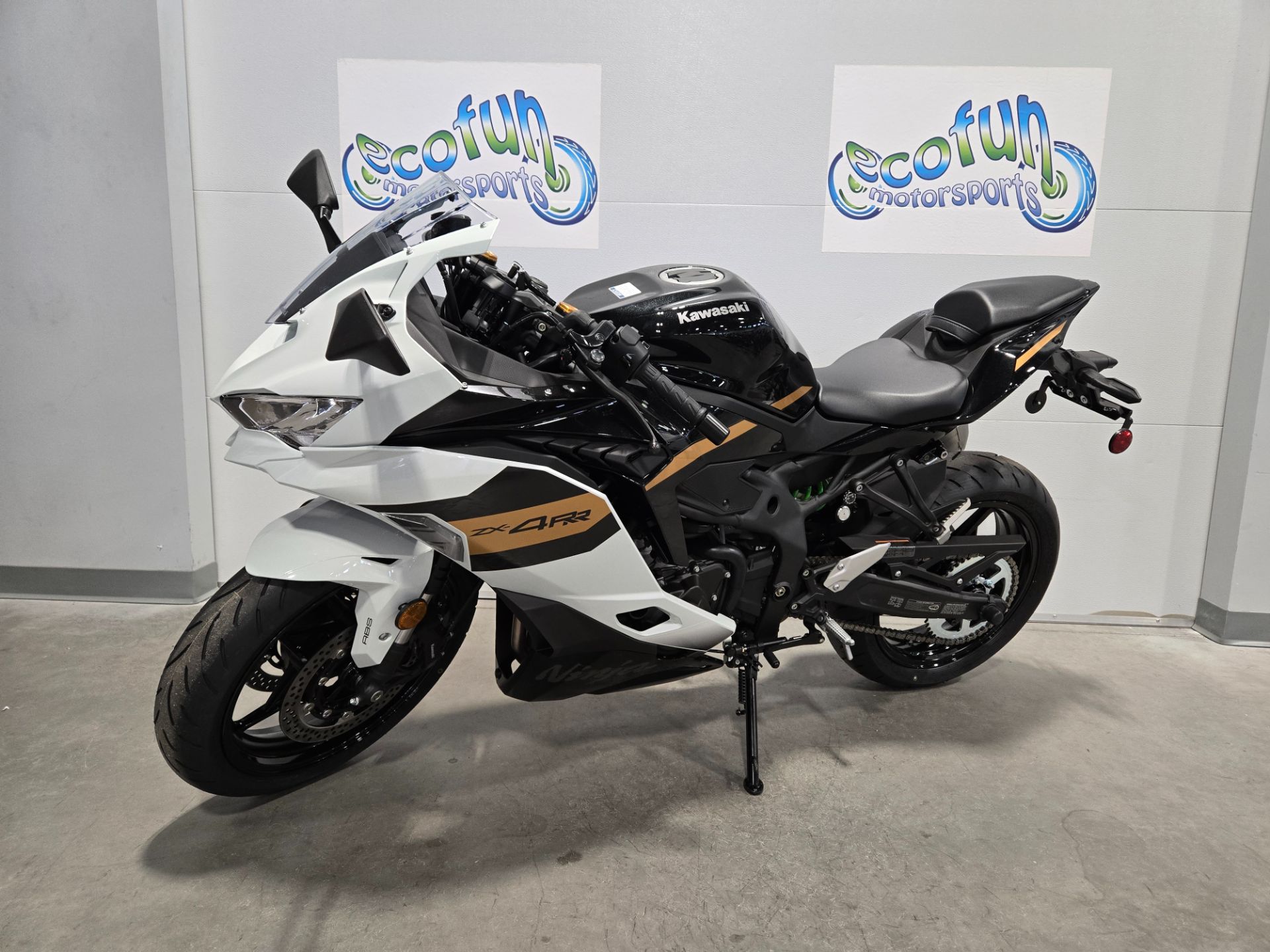 New 2026 Kawasaki Ninja® ZX™-4RR ABS | Motorcycles in Forest Lake