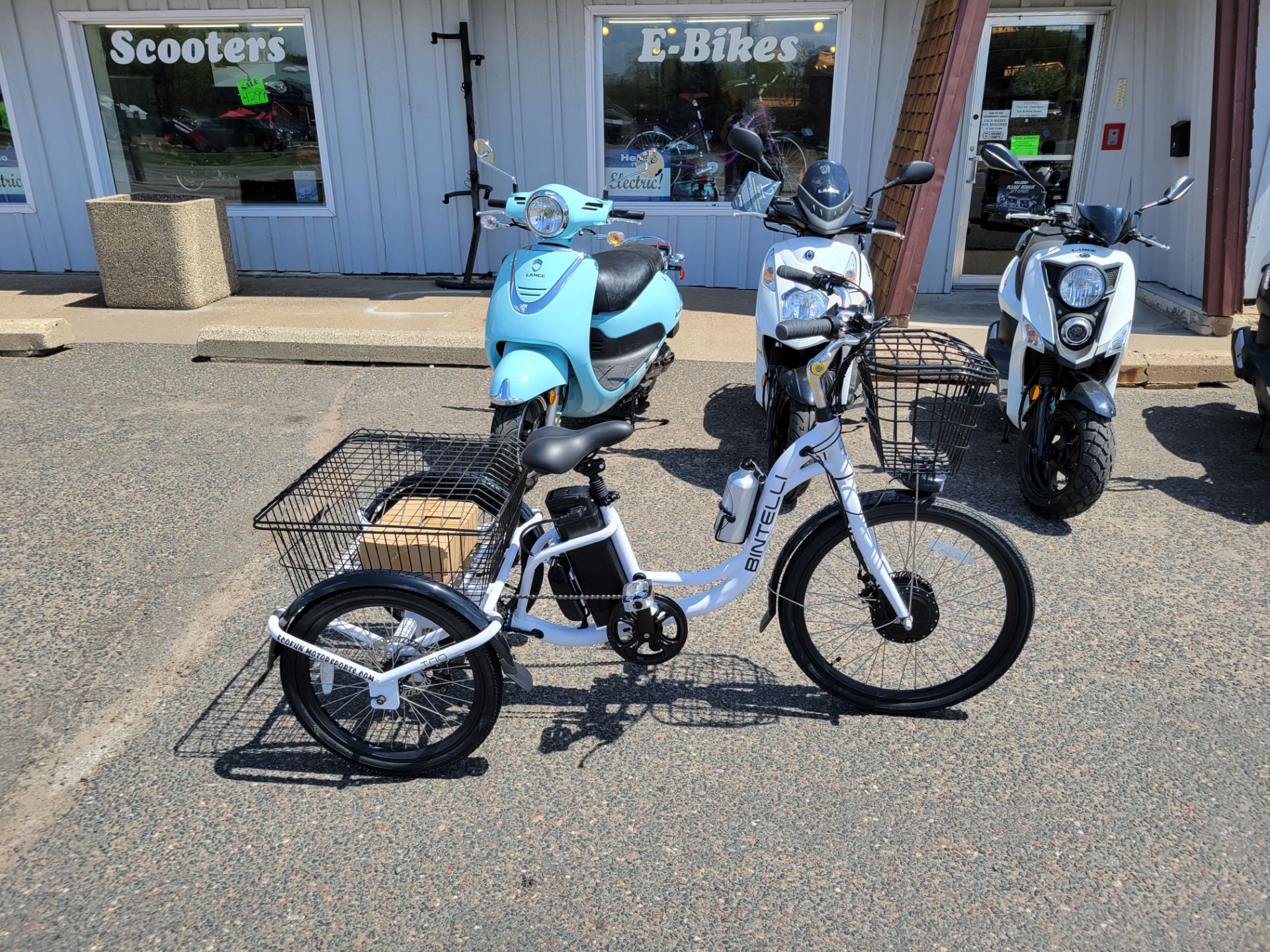 New Bintelli Trio Electric Tricycle | Electric Bicycles in Forest Lake MN |  BIN007NA White