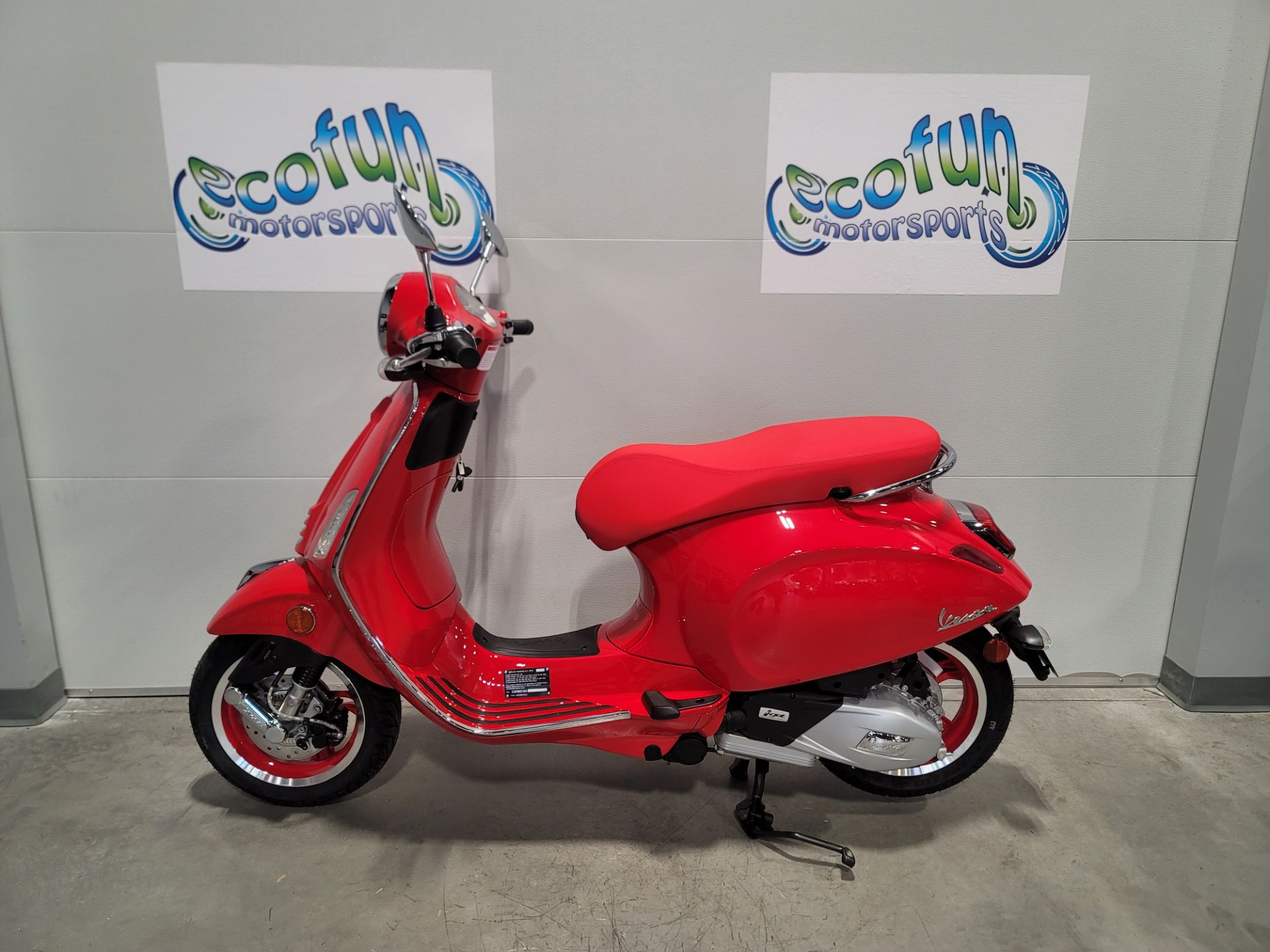 2027 Vespa Primavera photo 4