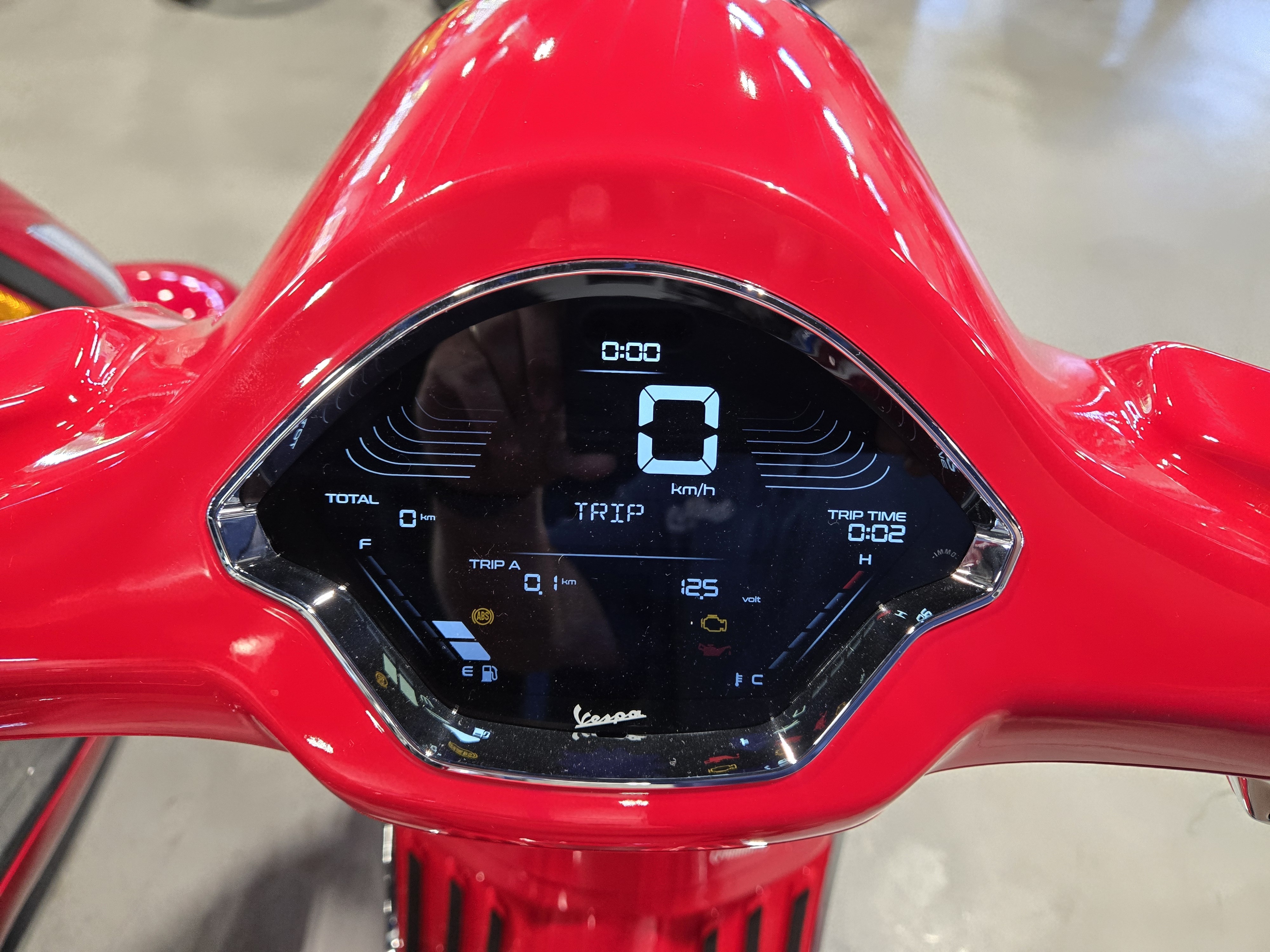 2027 Vespa Primavera photo 9