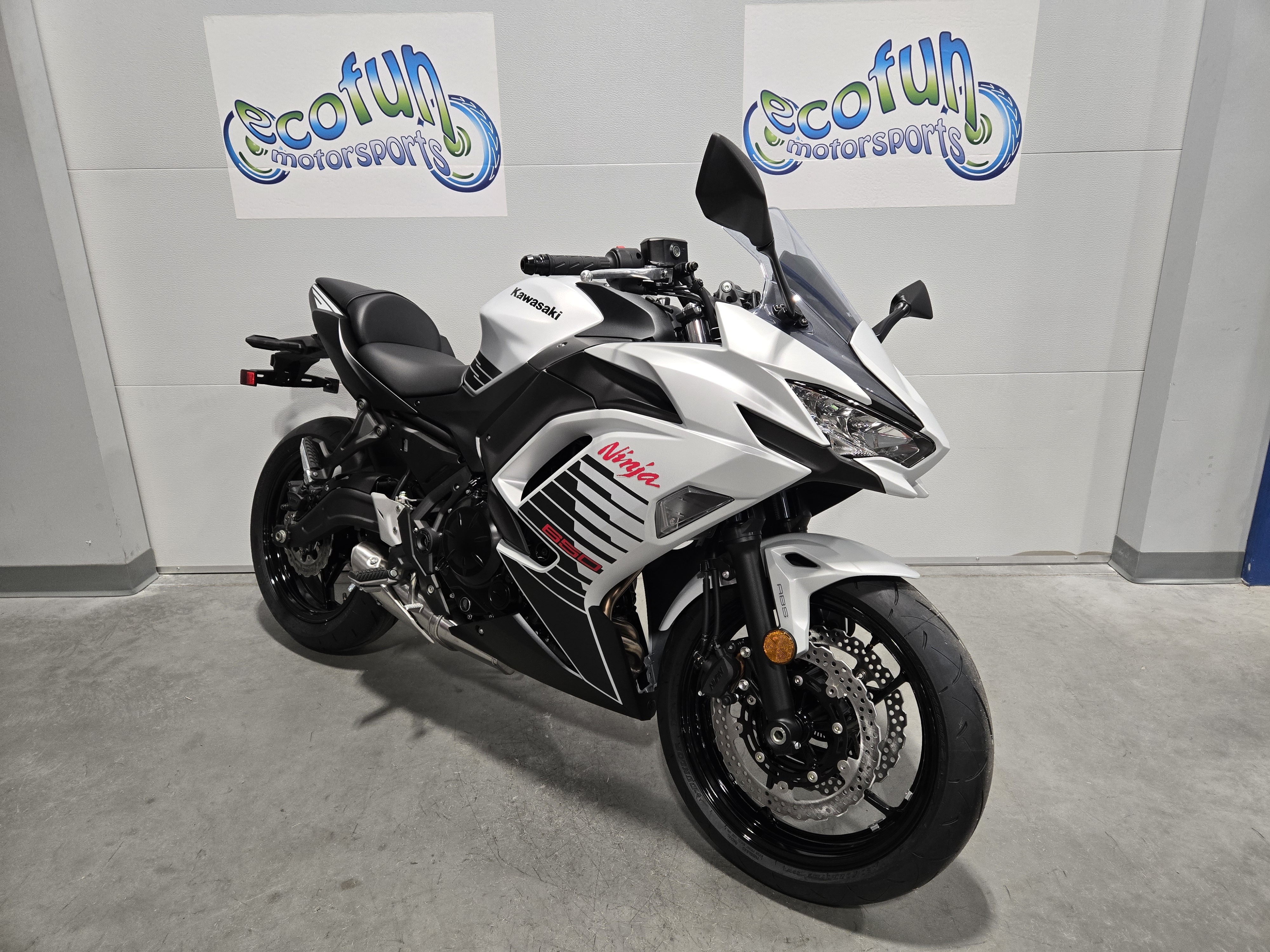 2026 Kawasaki Ninja® 650 ABS 1