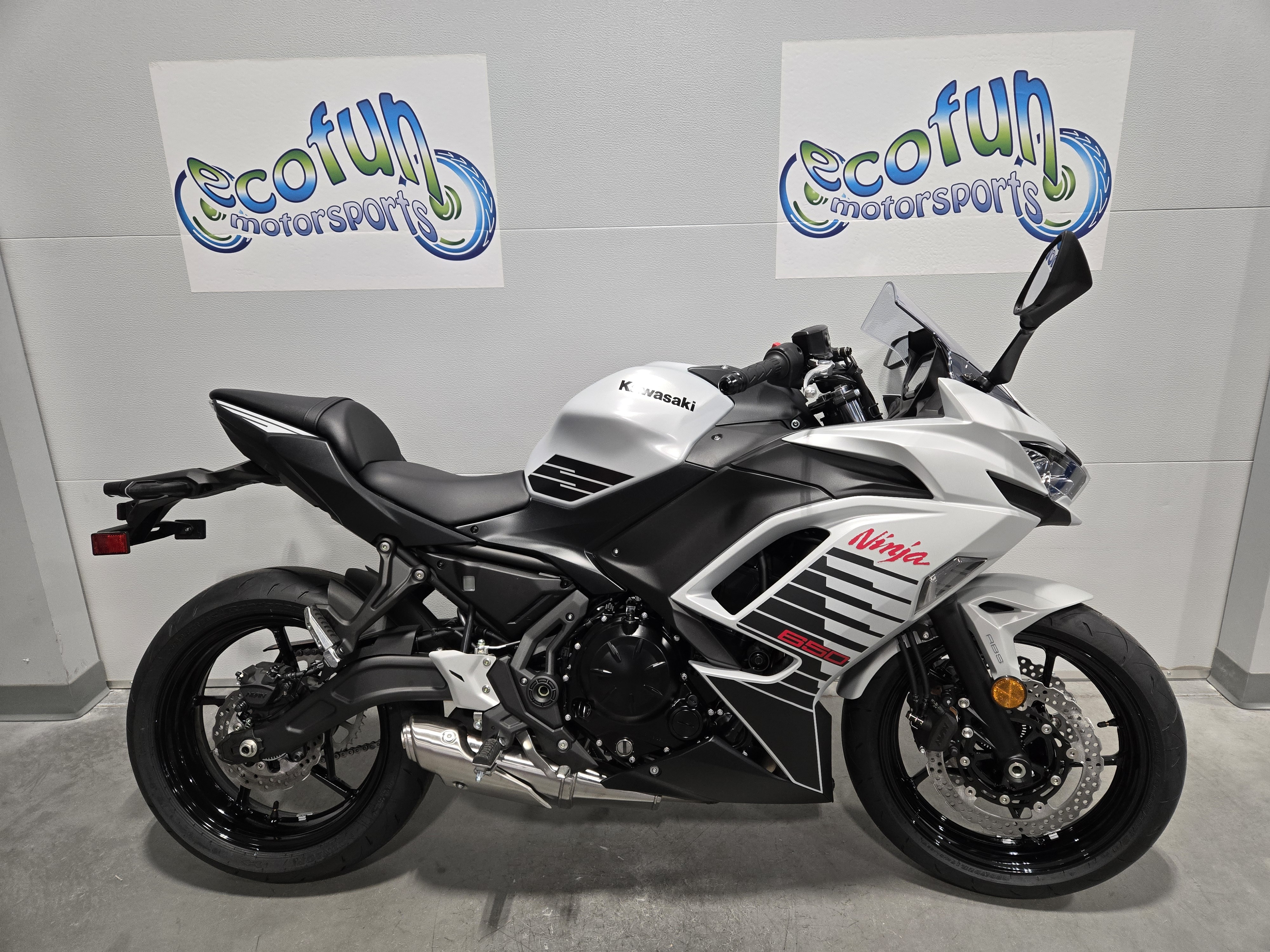 2026 Kawasaki Ninja® 650 ABS 2