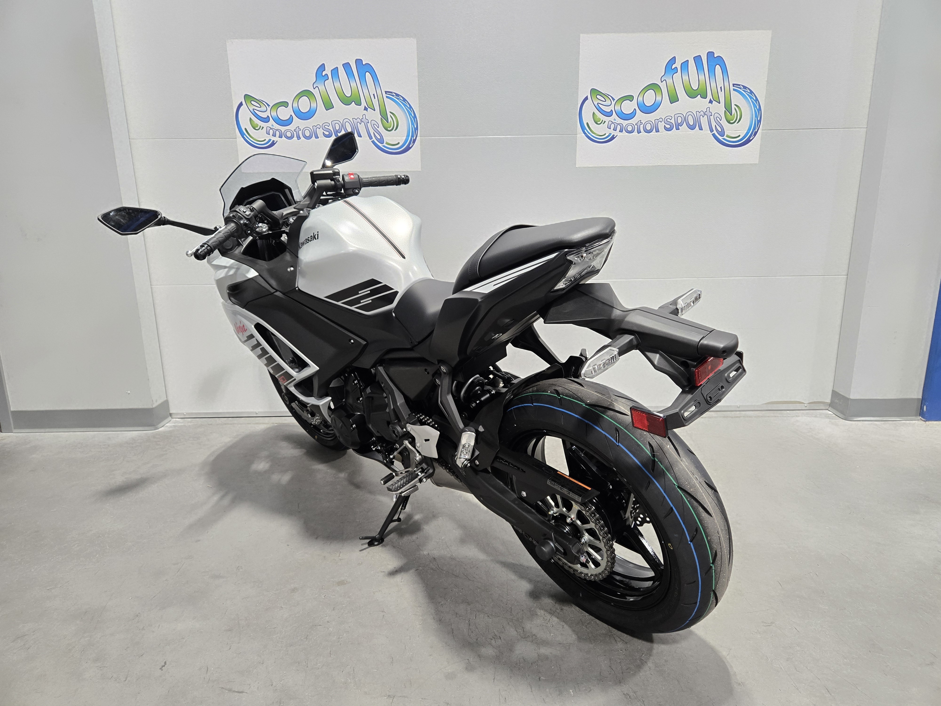 2026 Kawasaki Ninja® 650 ABS 8