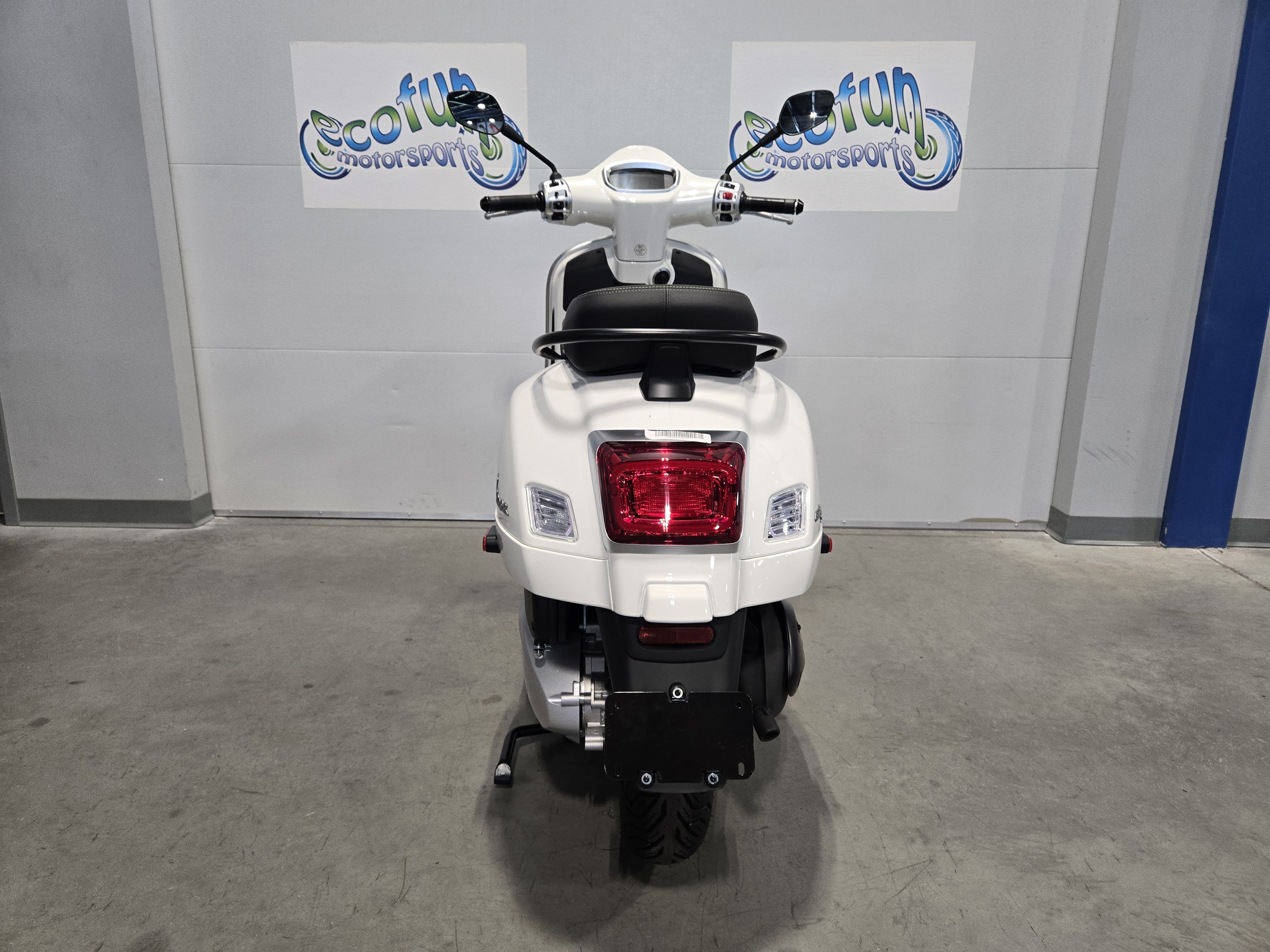 2027 Vespa GTS photo 5