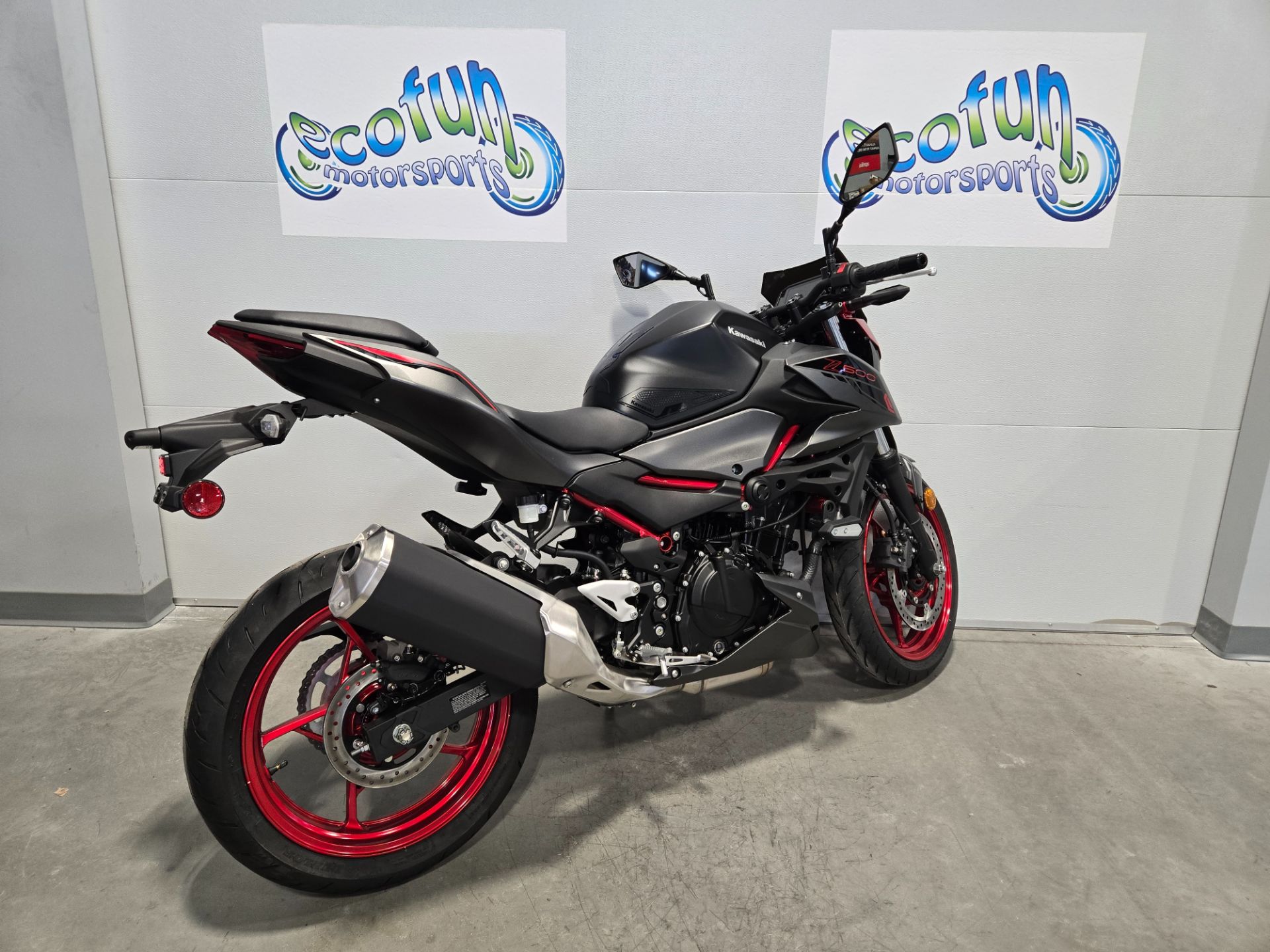 New 2025 Kawasaki Z500 SE ABS | Motorcycles in Forest Lake MN